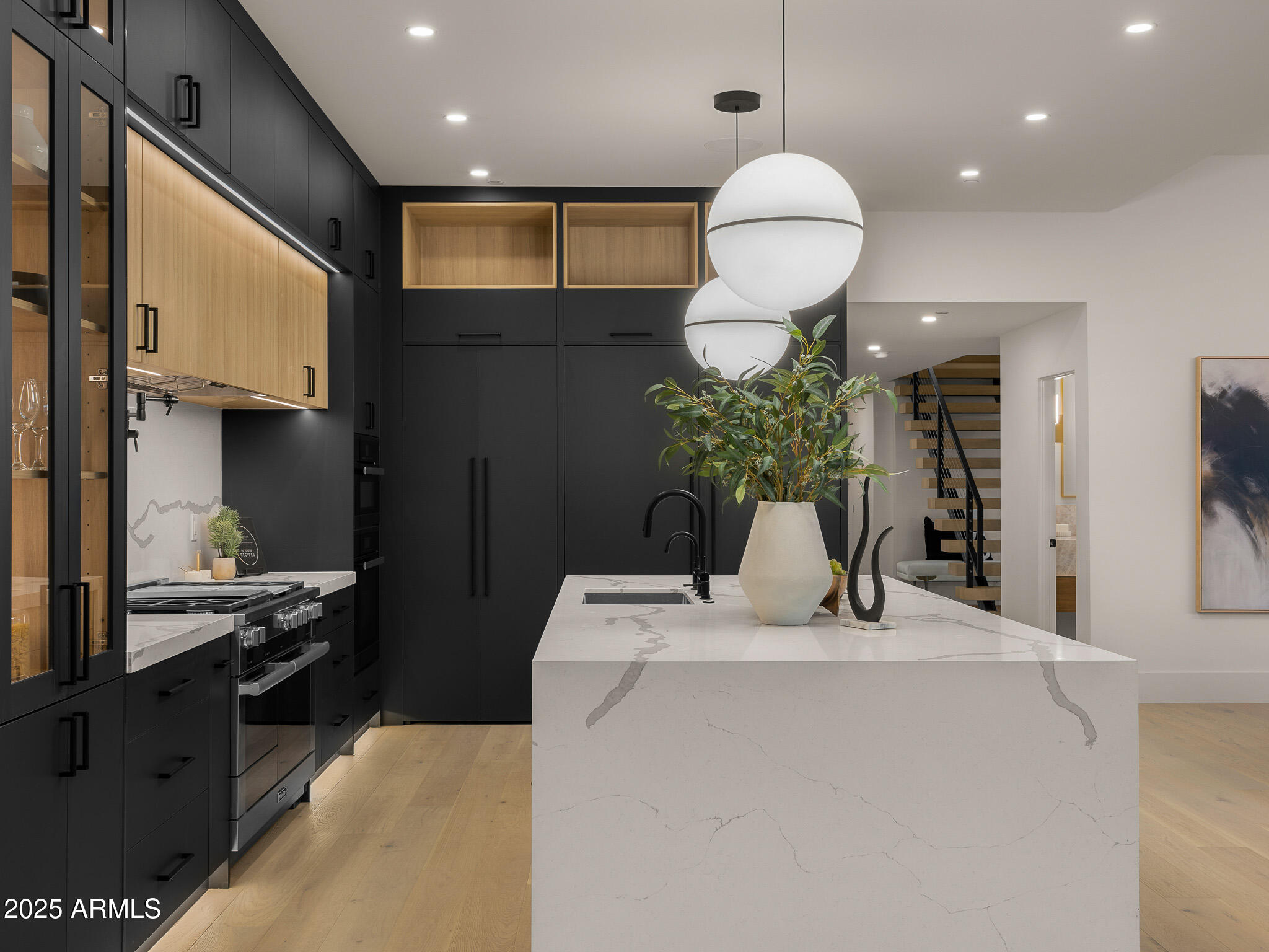 5355 E DESERT VISTA Road