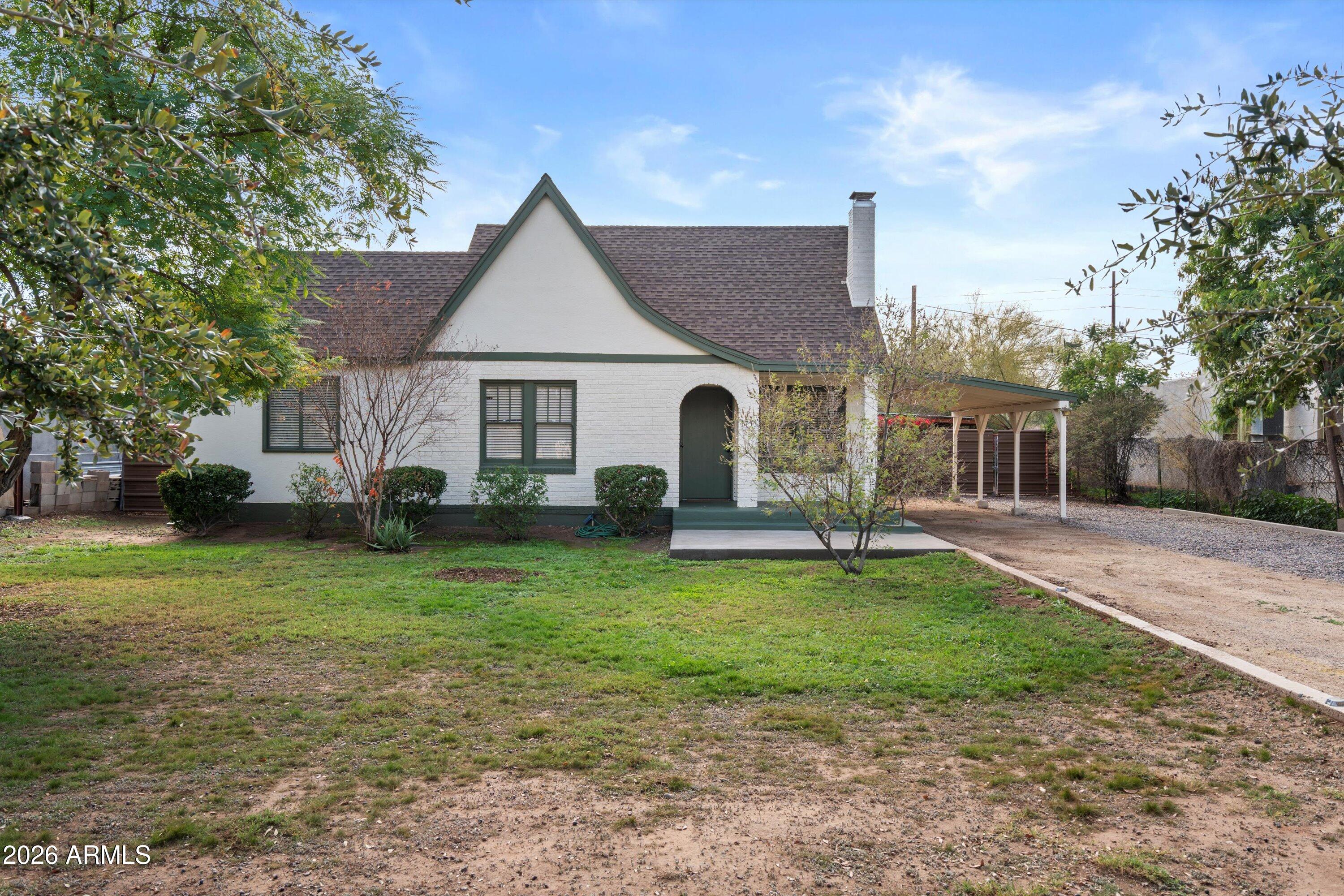 1733 E HARVARD Street