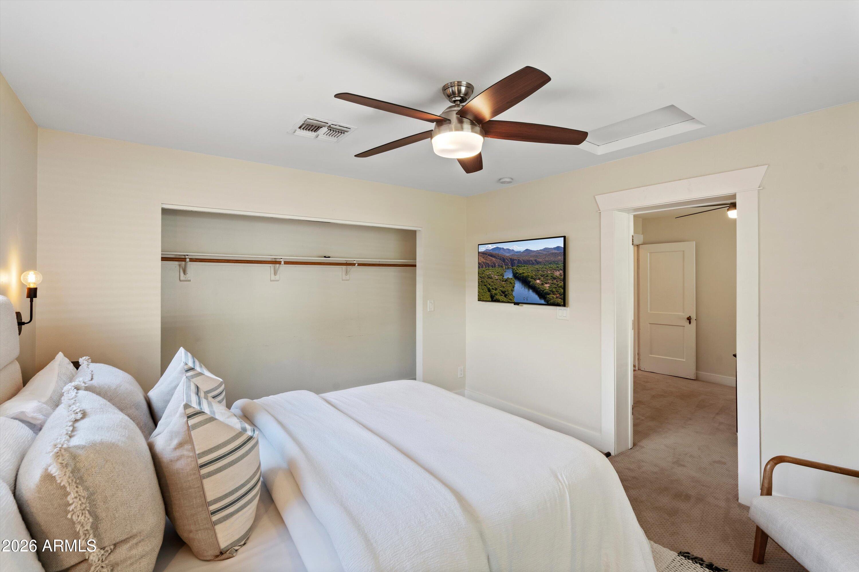 1733 E HARVARD Street