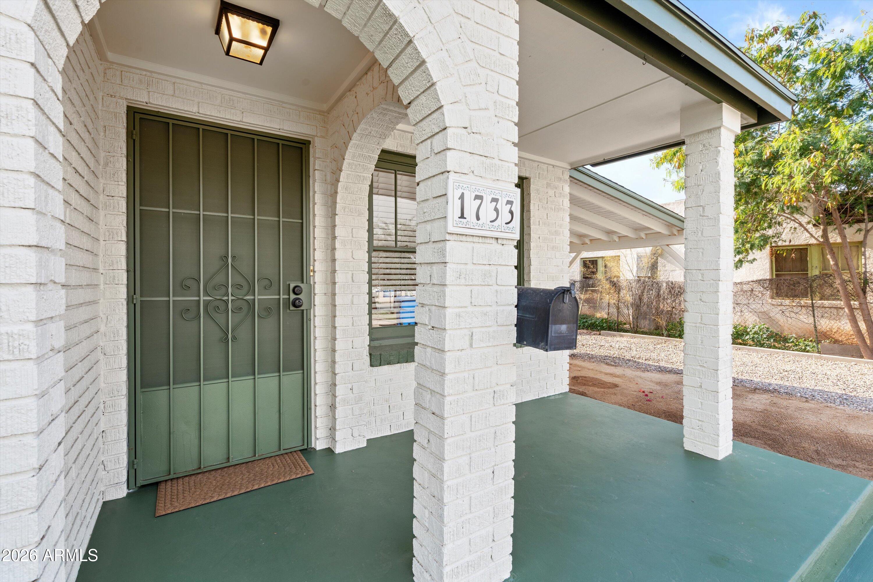 1733 E HARVARD Street