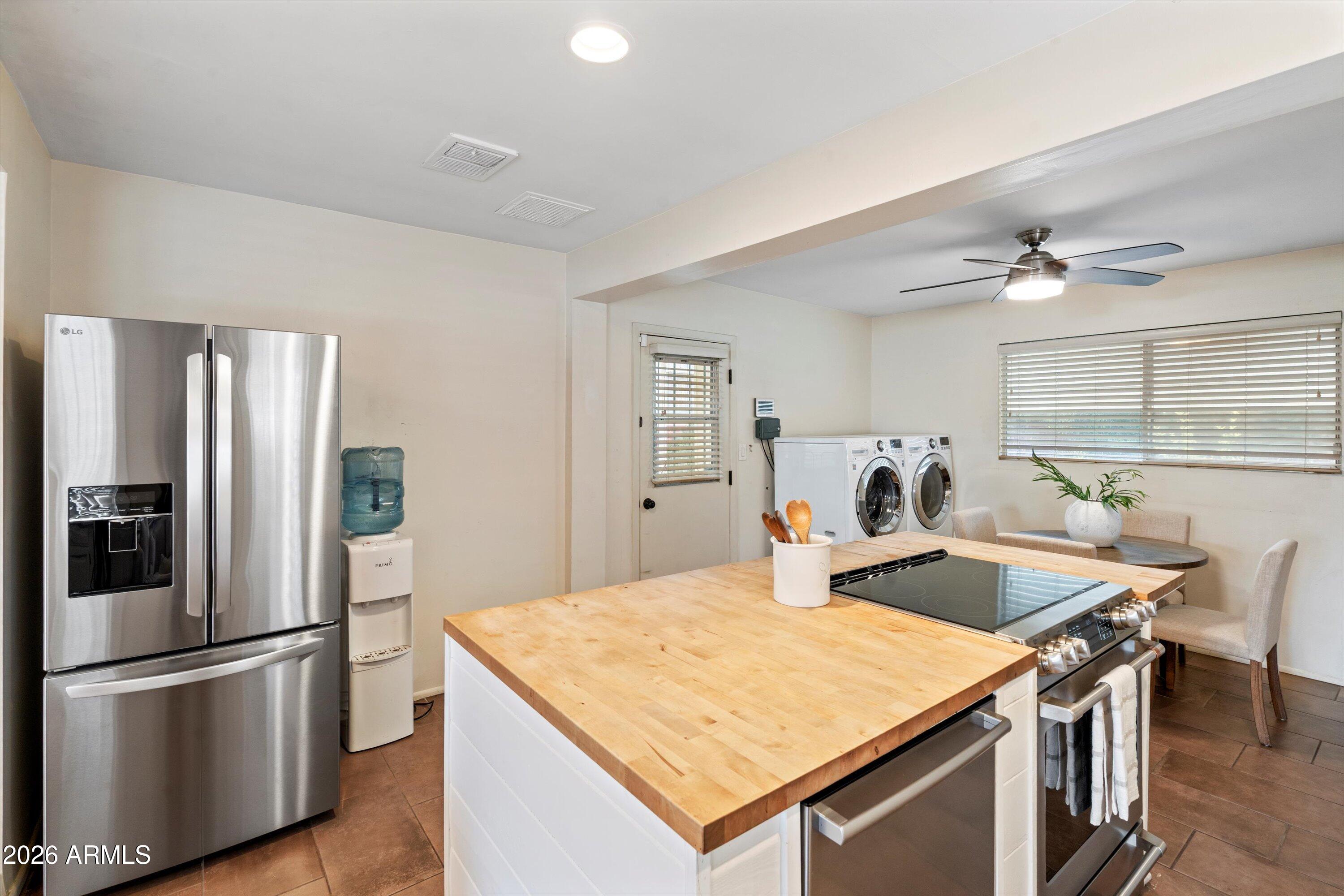 1733 E HARVARD Street