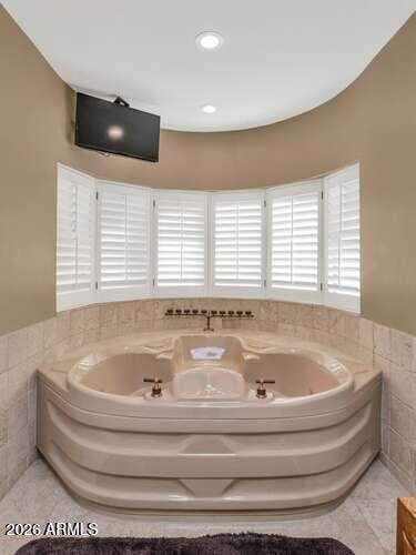 4214 E Claremont Avenue