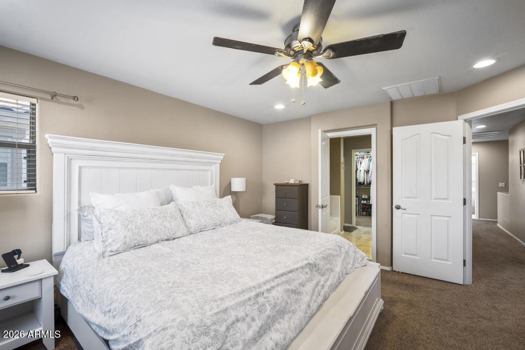 5812 E HOLMES Avenue