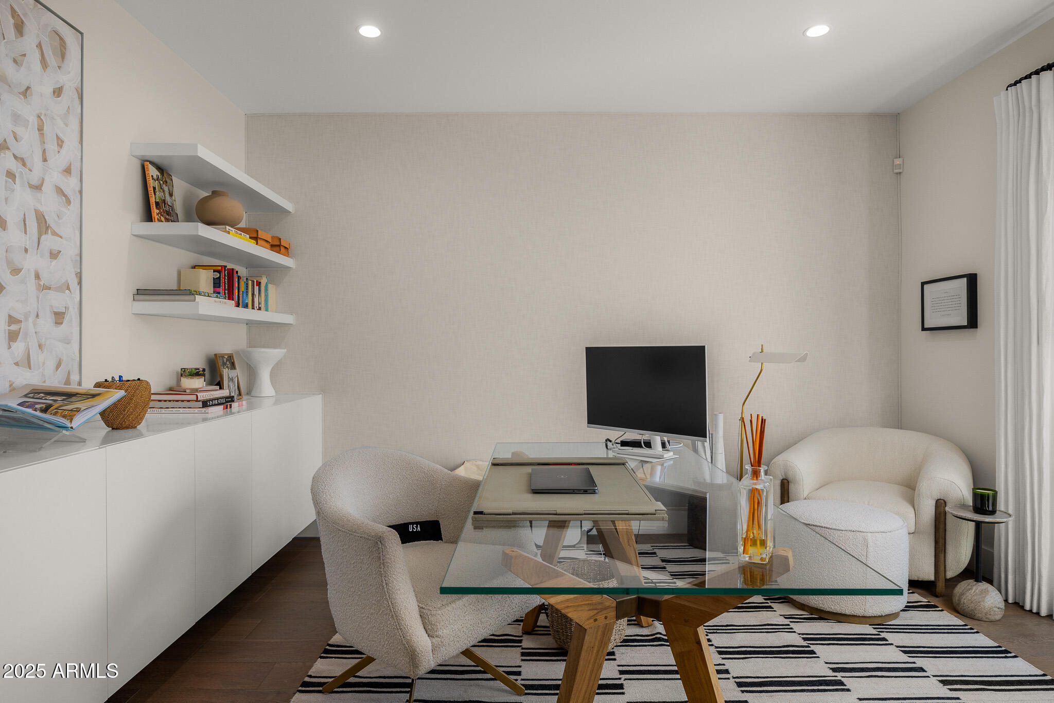 6200 E NAUMANN Drive