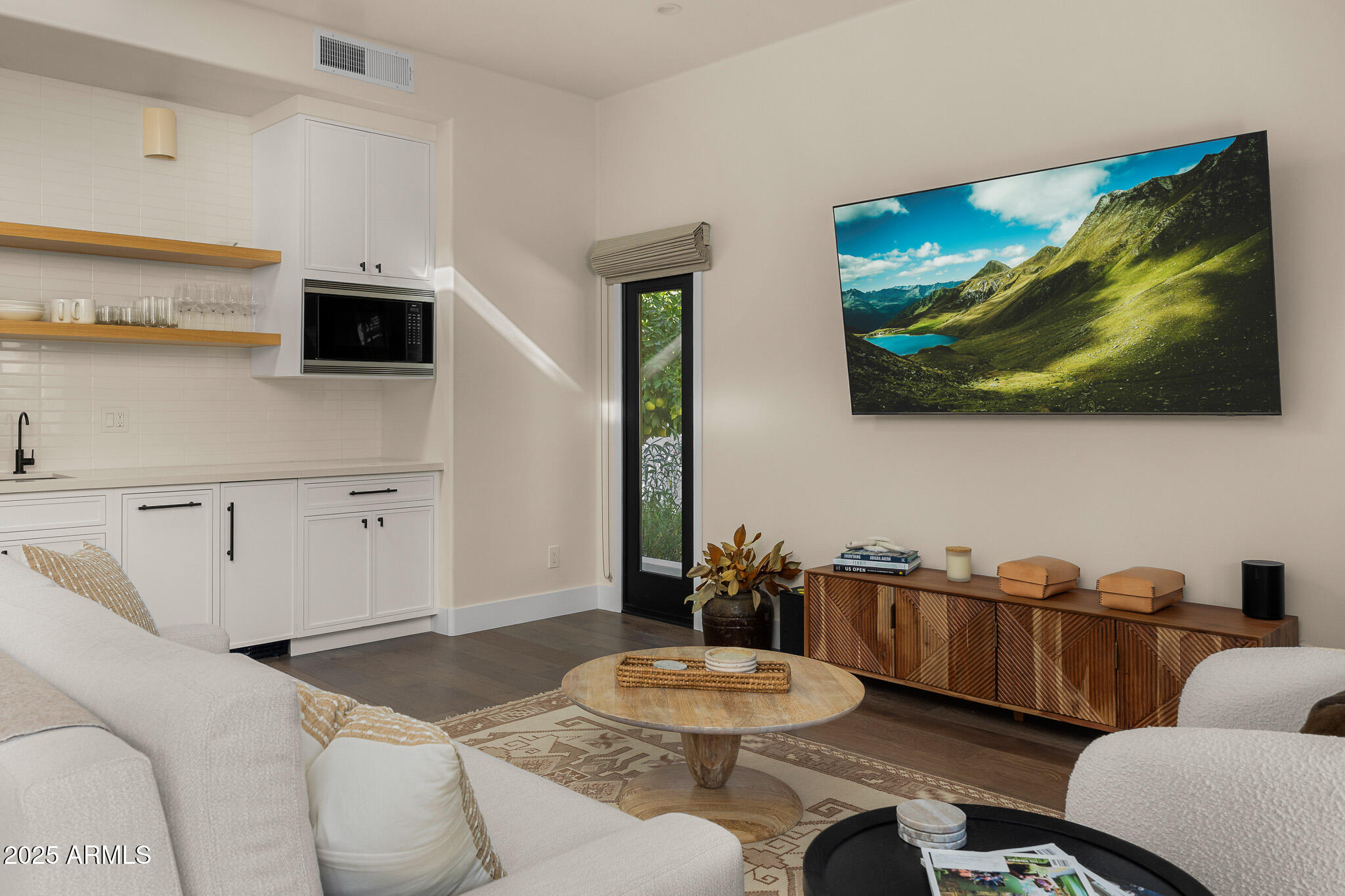 6200 E NAUMANN Drive