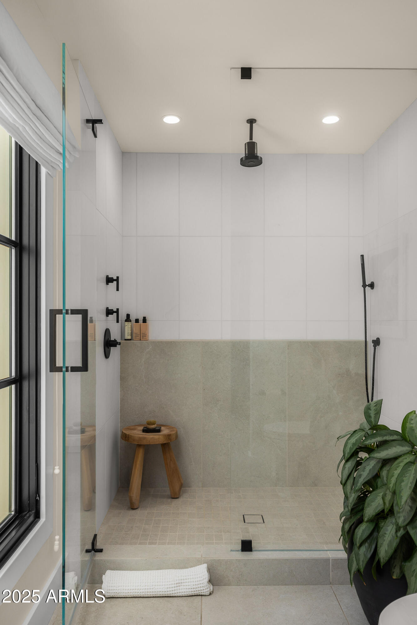 6200 E NAUMANN Drive