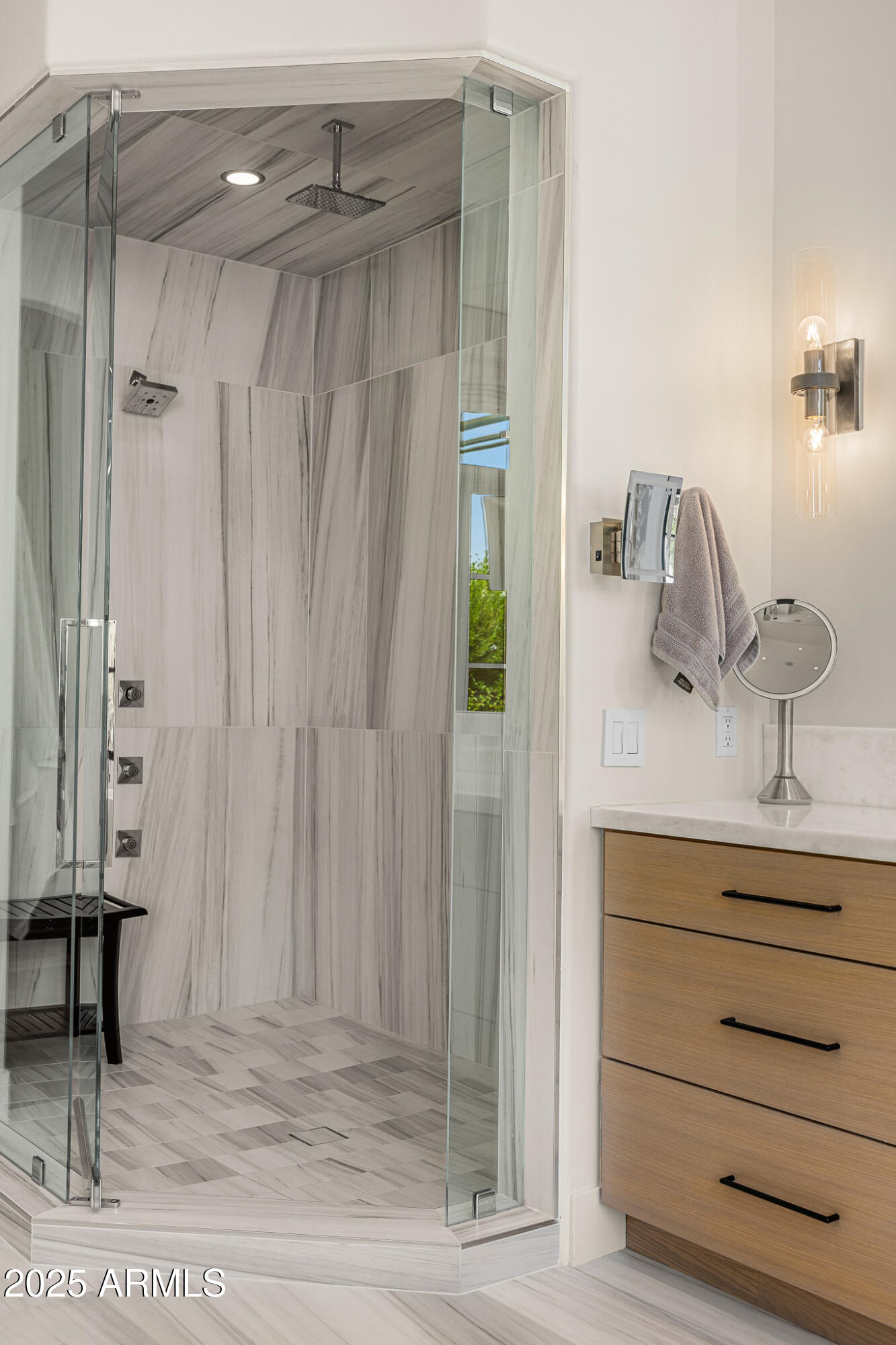 6650 N HILLSIDE Drive