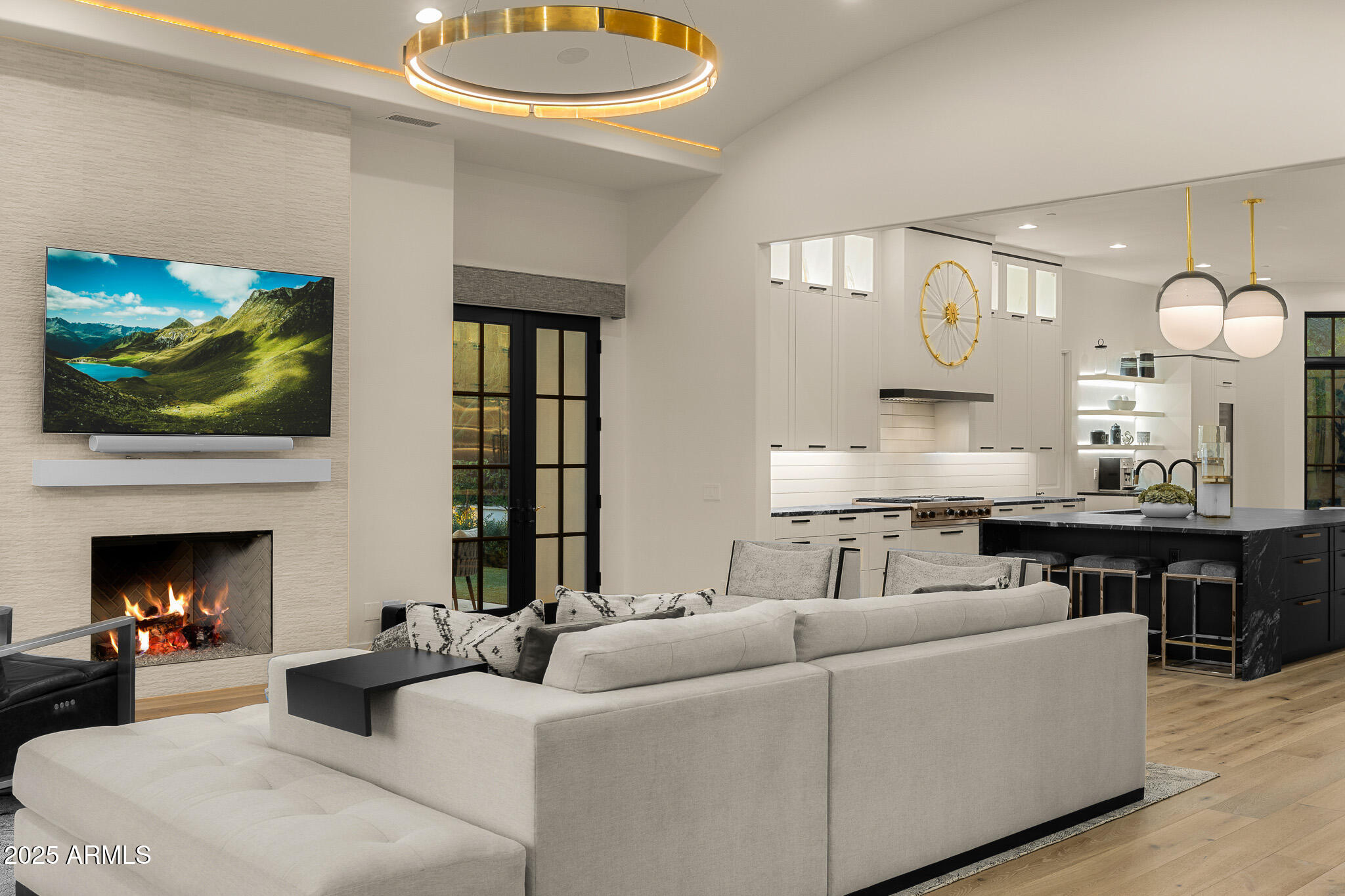 6650 N HILLSIDE Drive