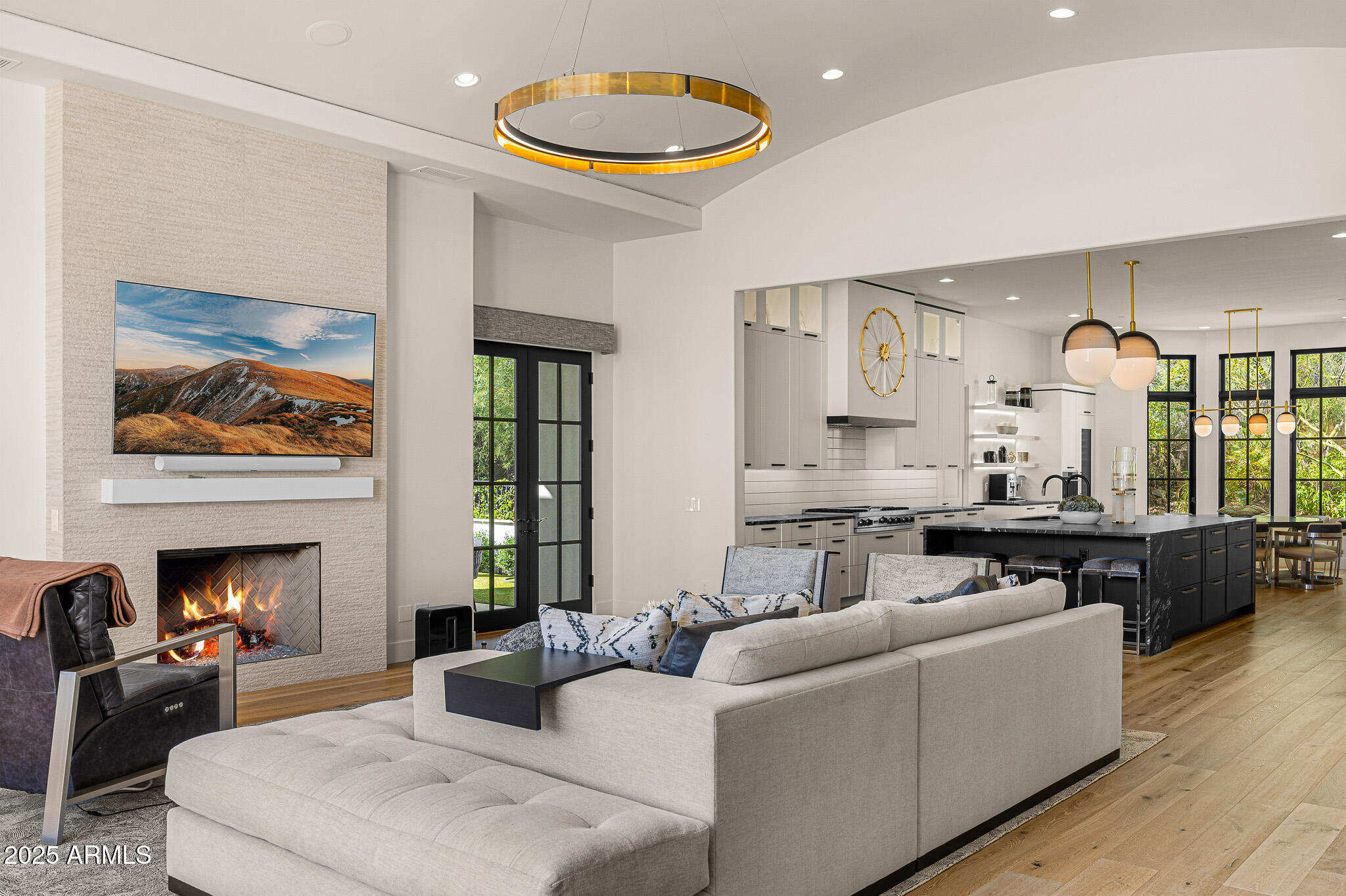 6650 N HILLSIDE Drive