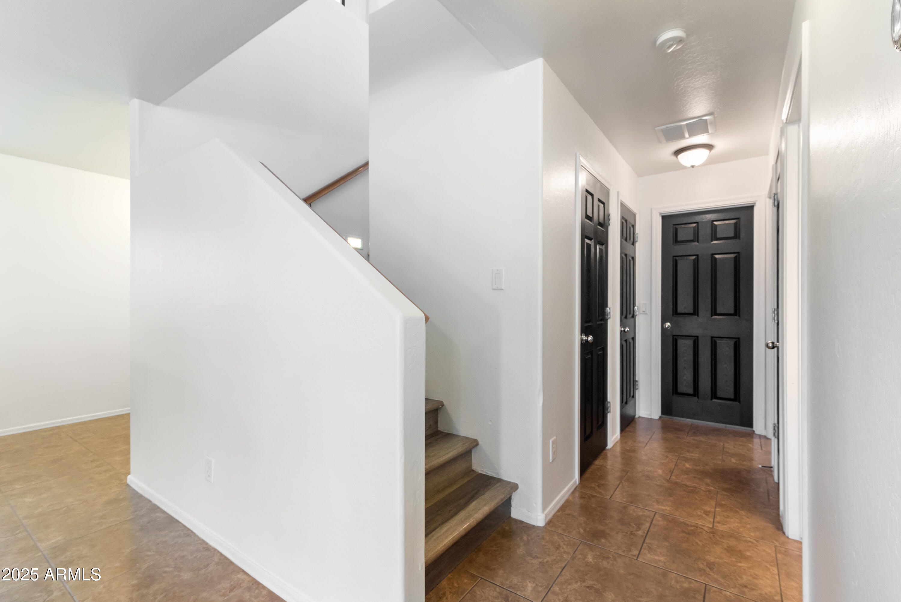 41172 W CAHILL Drive