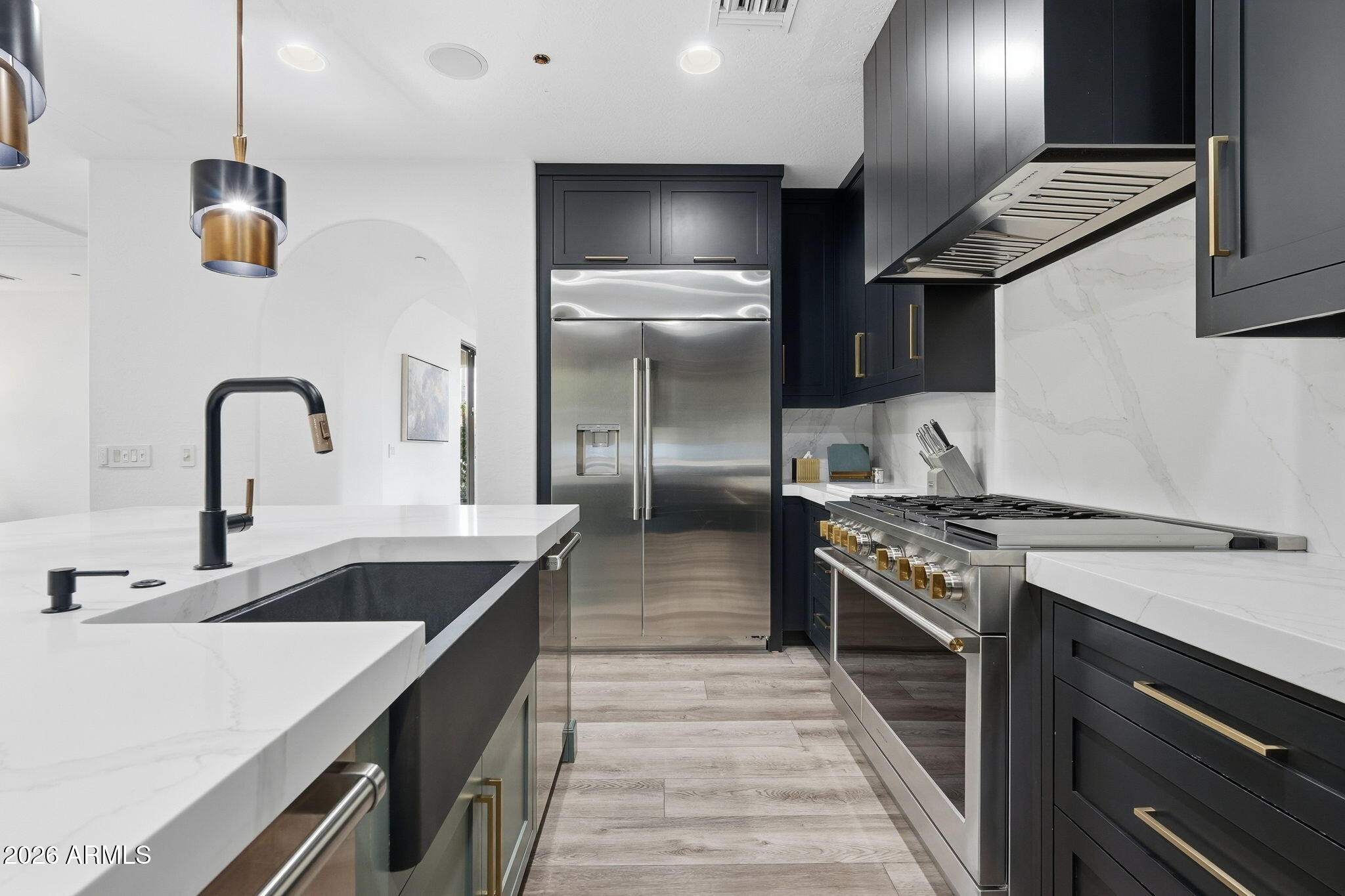 9832 E EDGESTONE Drive