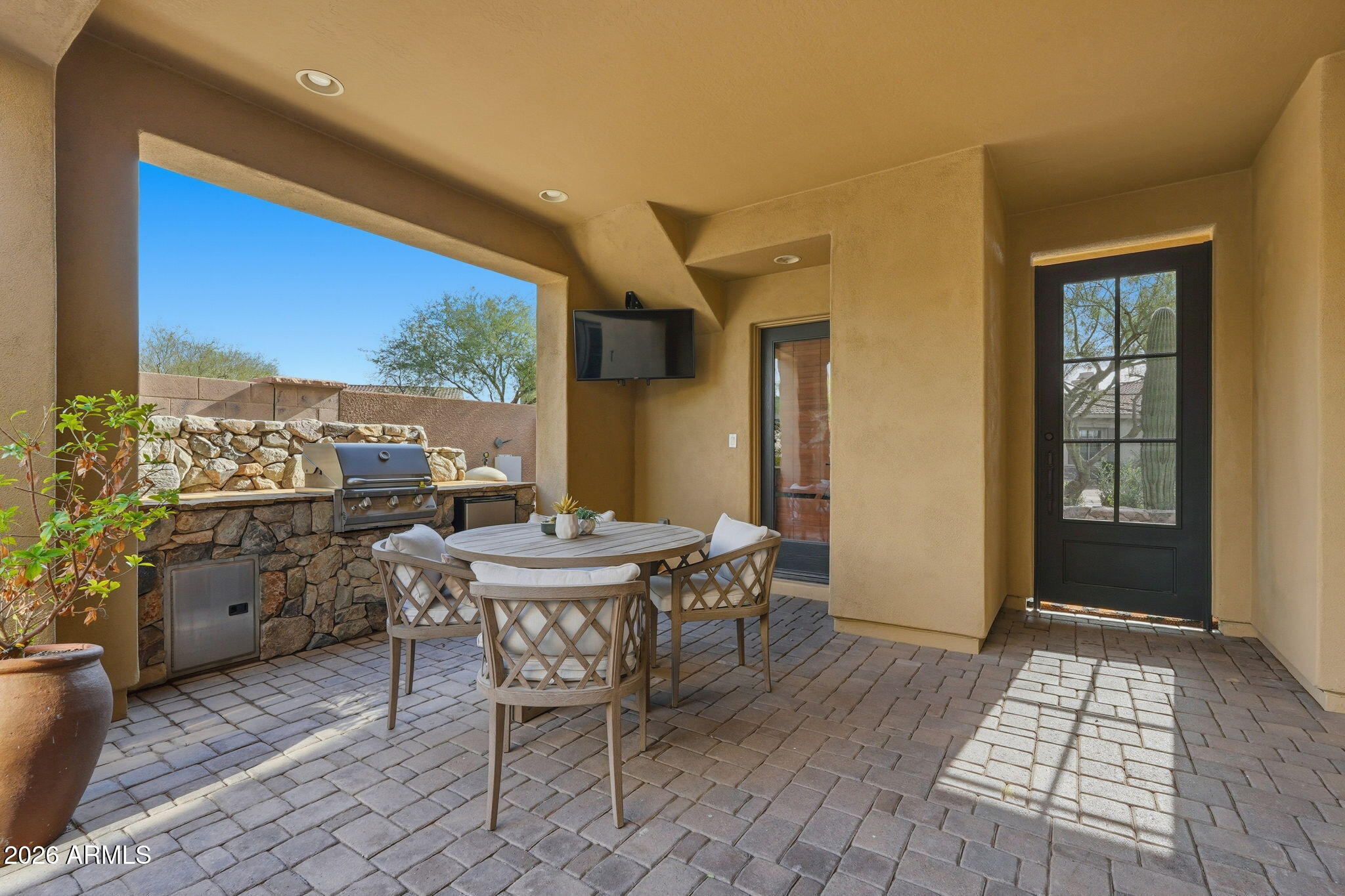 9832 E EDGESTONE Drive