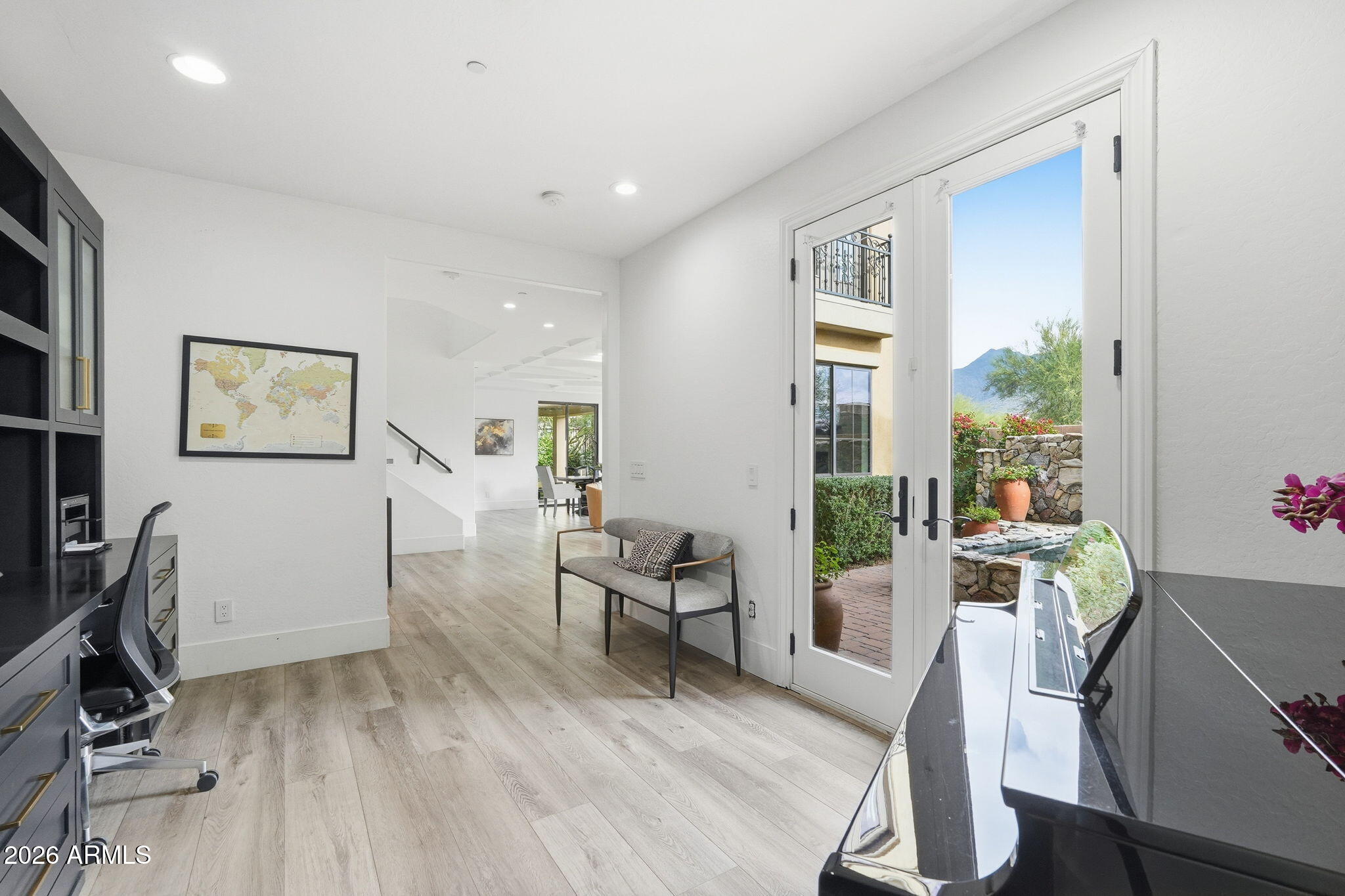 9832 E EDGESTONE Drive