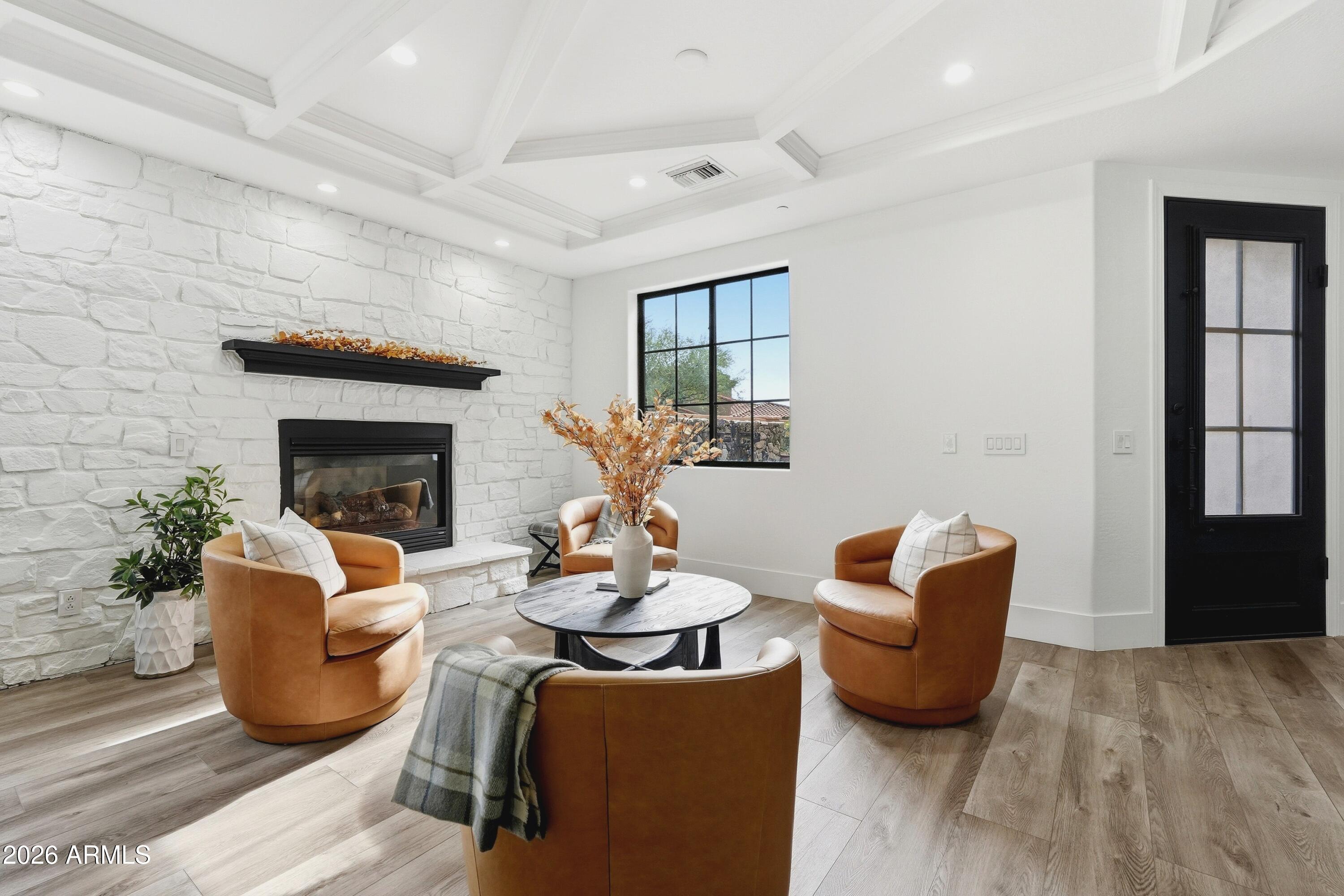 9832 E EDGESTONE Drive