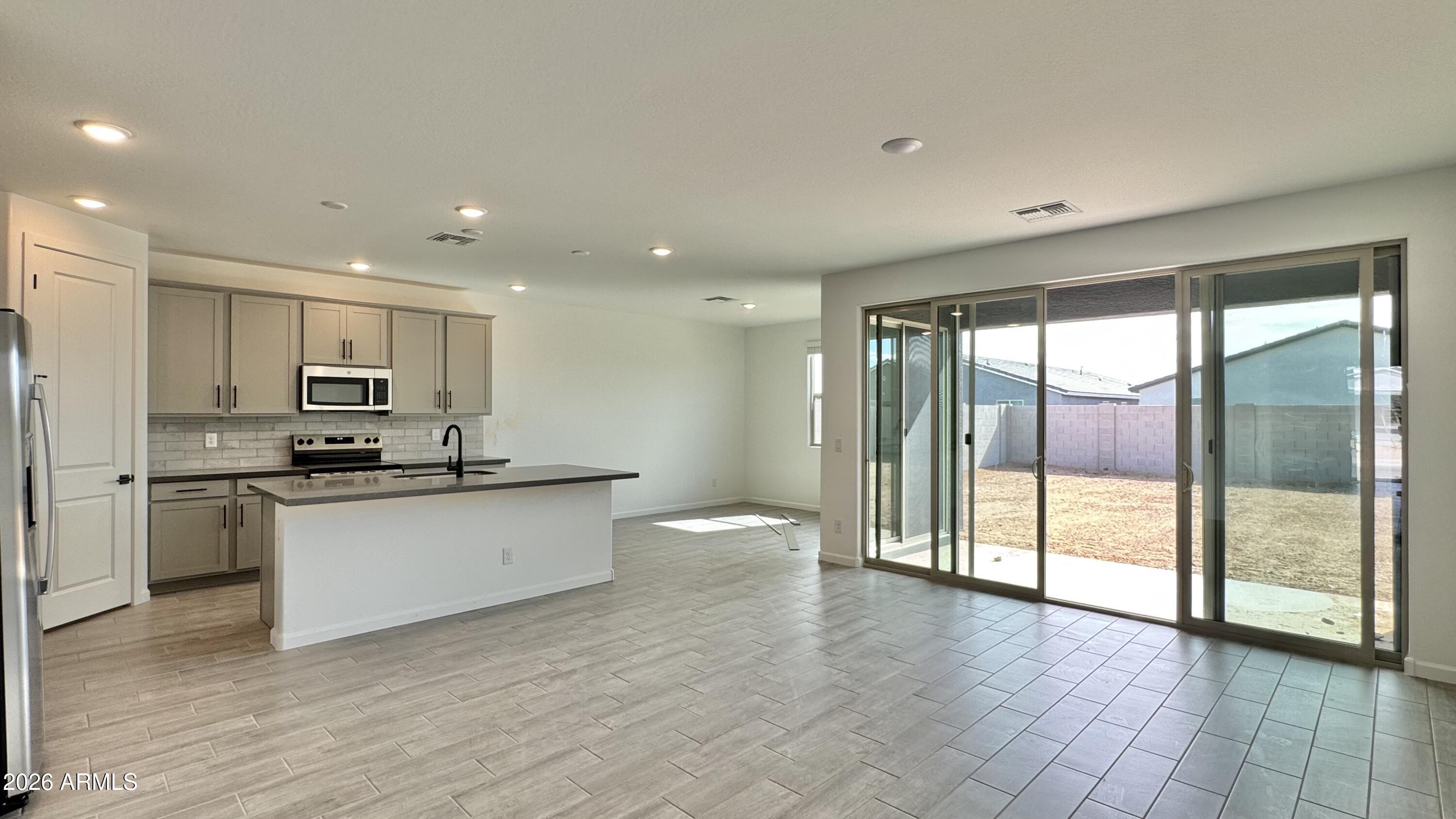 15707 W CAMDEN Avenue