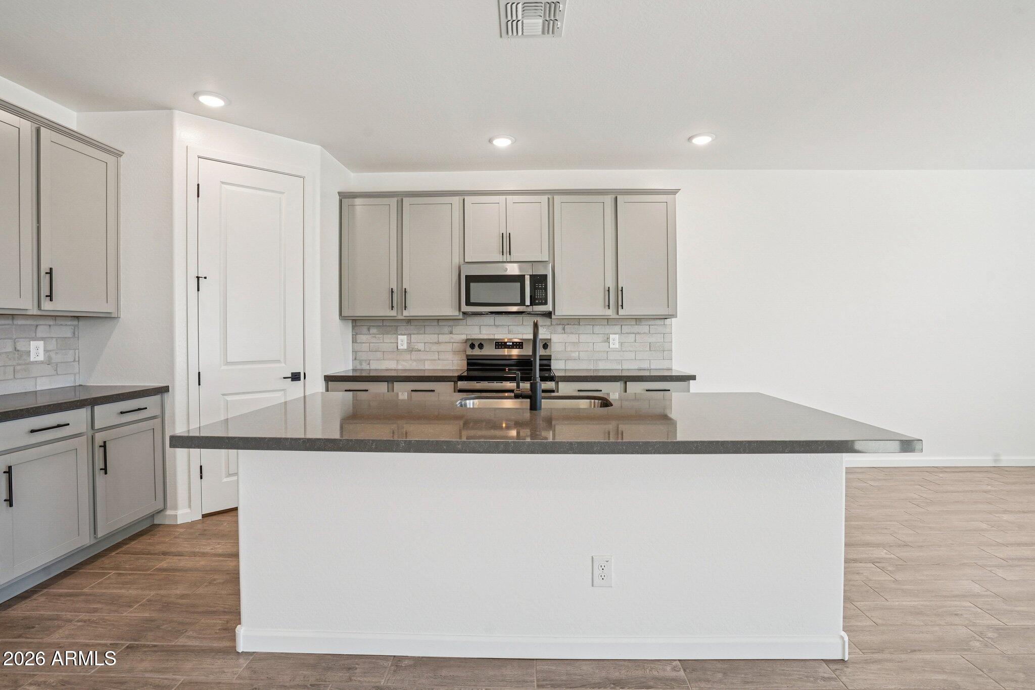 15707 W CAMDEN Avenue