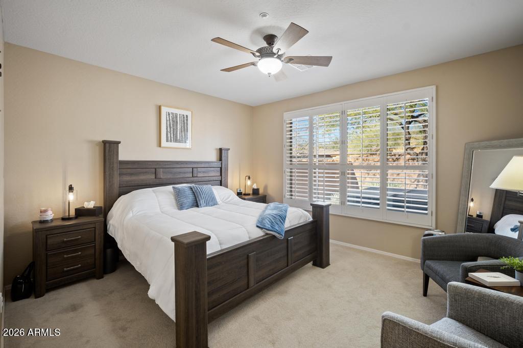 1922 W WHITMAN Court