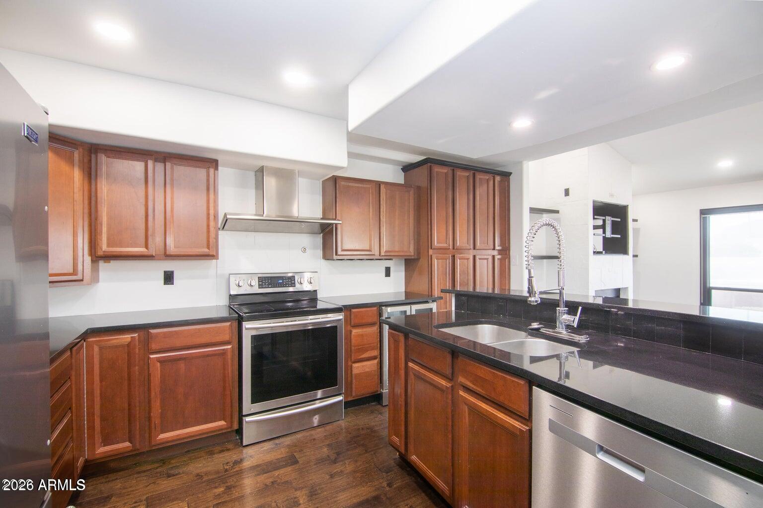 5621 N 79TH Street 5