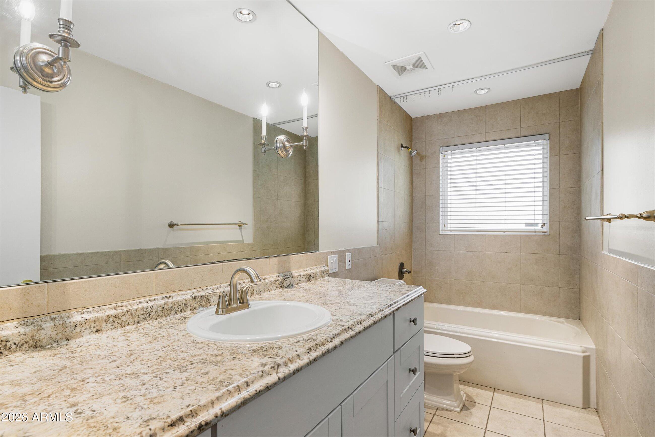 3421 E CAMELBACK Road