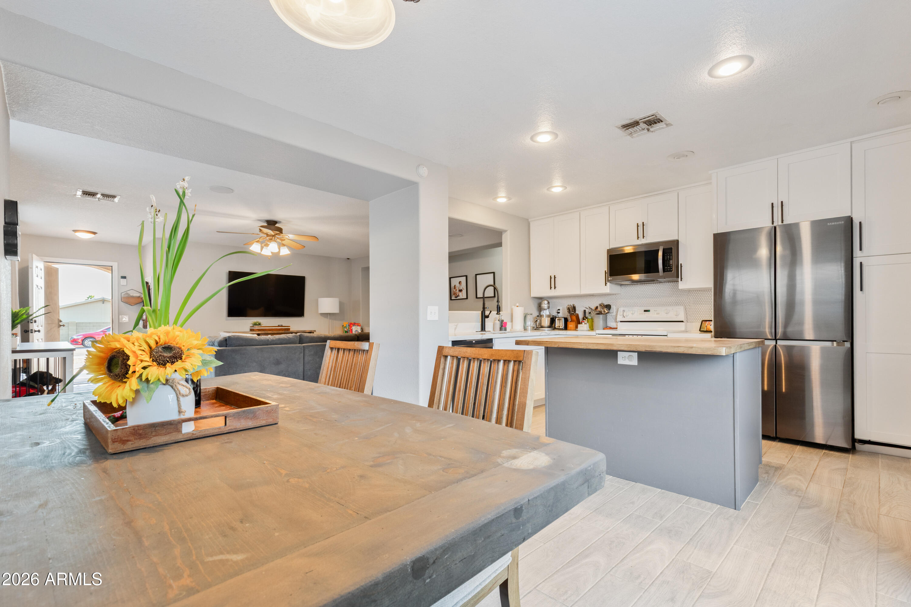 11246 E SUNLAND Avenue