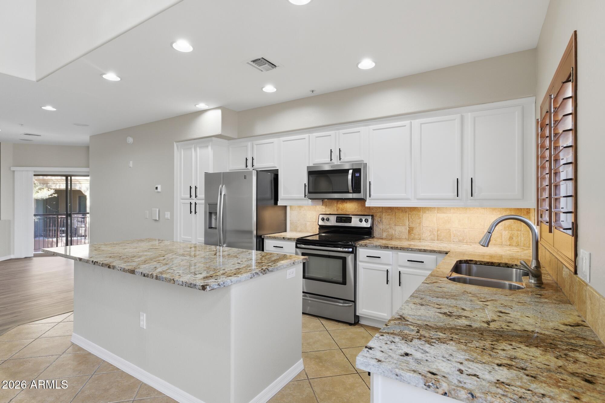 3935 E ROUGH RIDER Road 1024