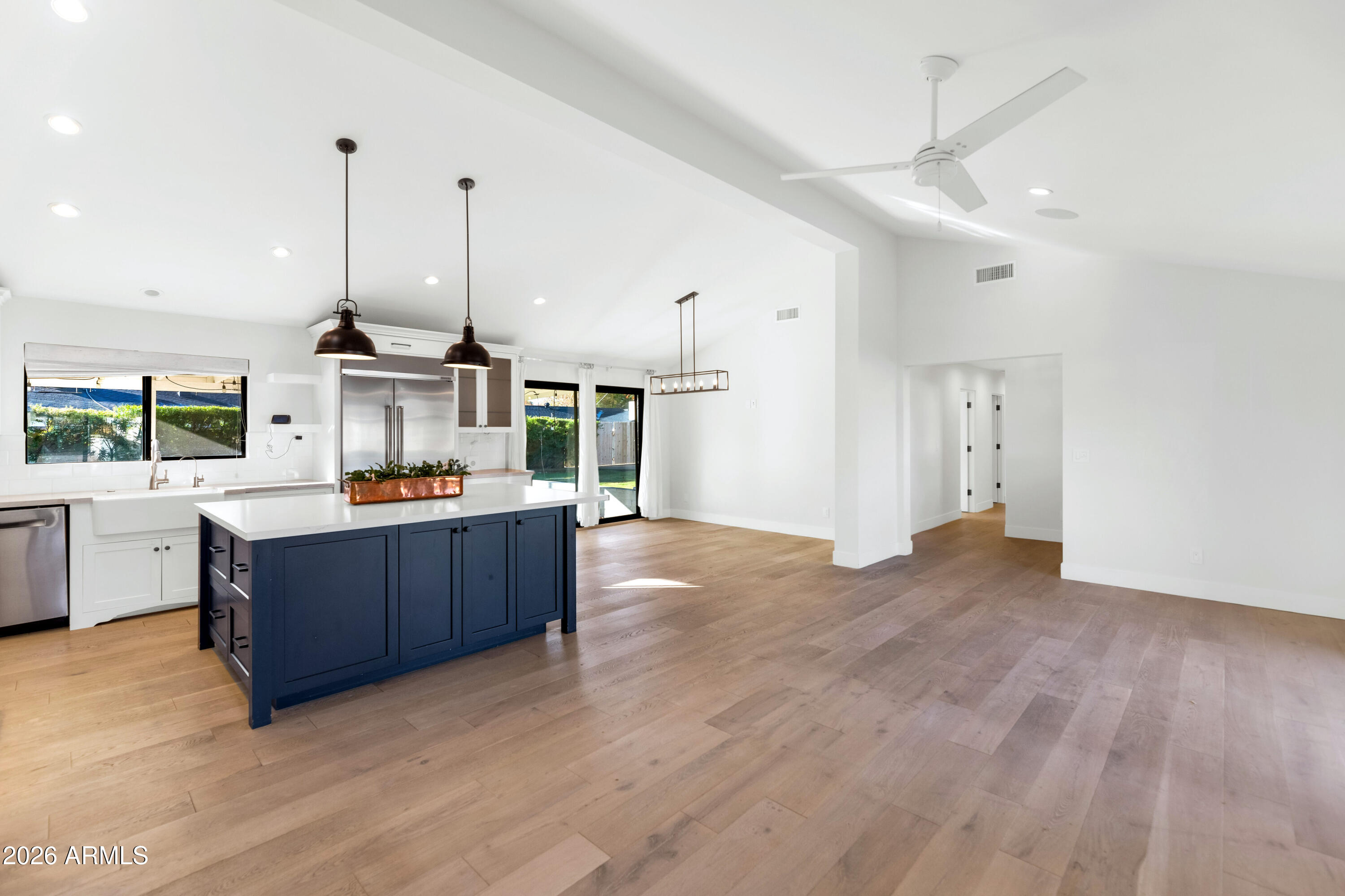 4101 E COOLIDGE Street