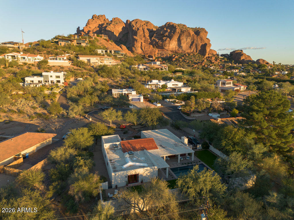 5602 N CAMELBACK CANYON Place