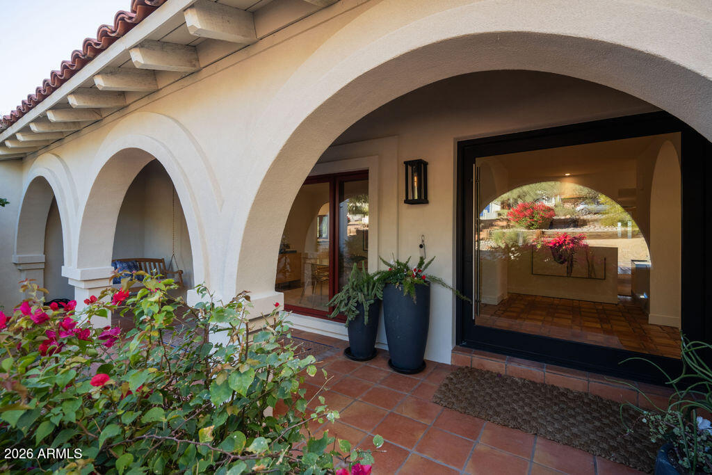 5602 N CAMELBACK CANYON Place