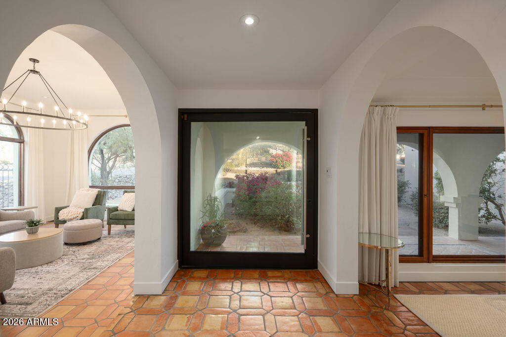 5602 N CAMELBACK CANYON Place