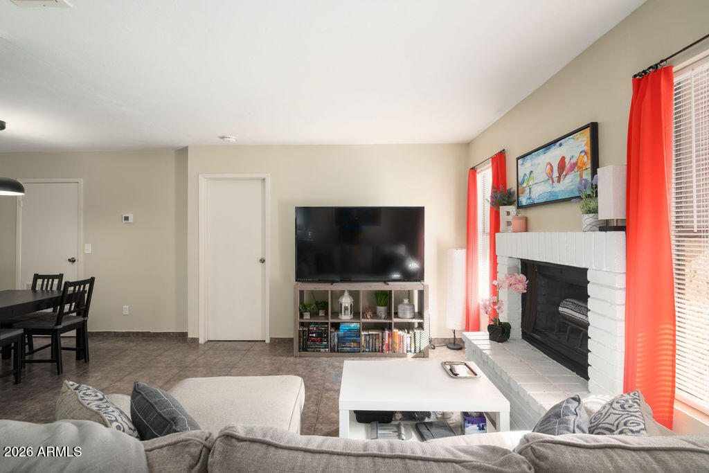 3511 E BASELINE Road 1187