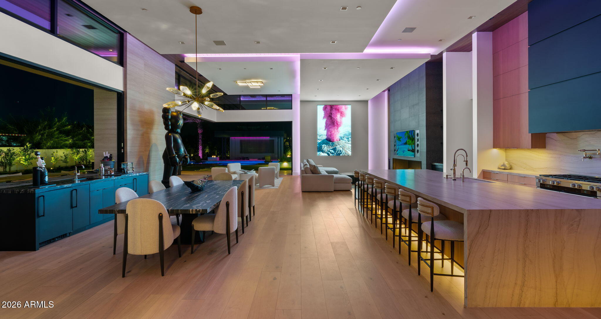 6824 E HUMMINGBIRD Lane