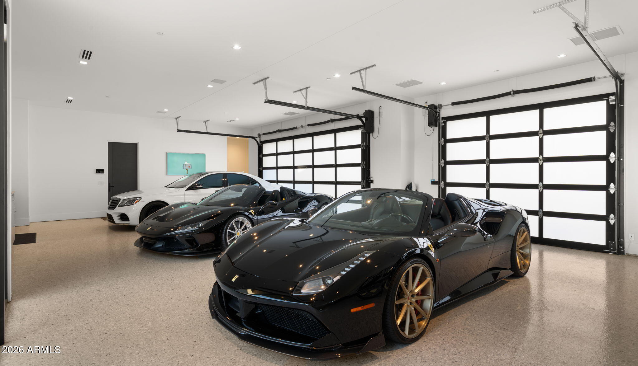 6824 E HUMMINGBIRD Lane