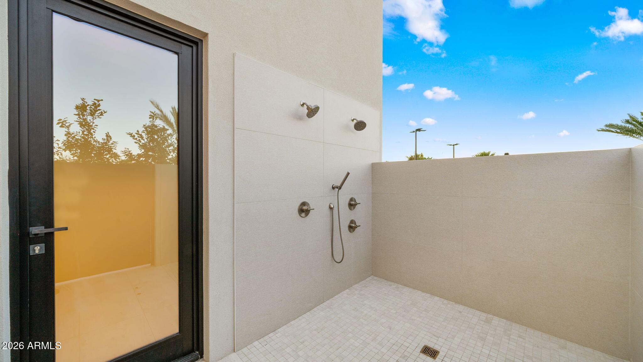 6824 E HUMMINGBIRD Lane