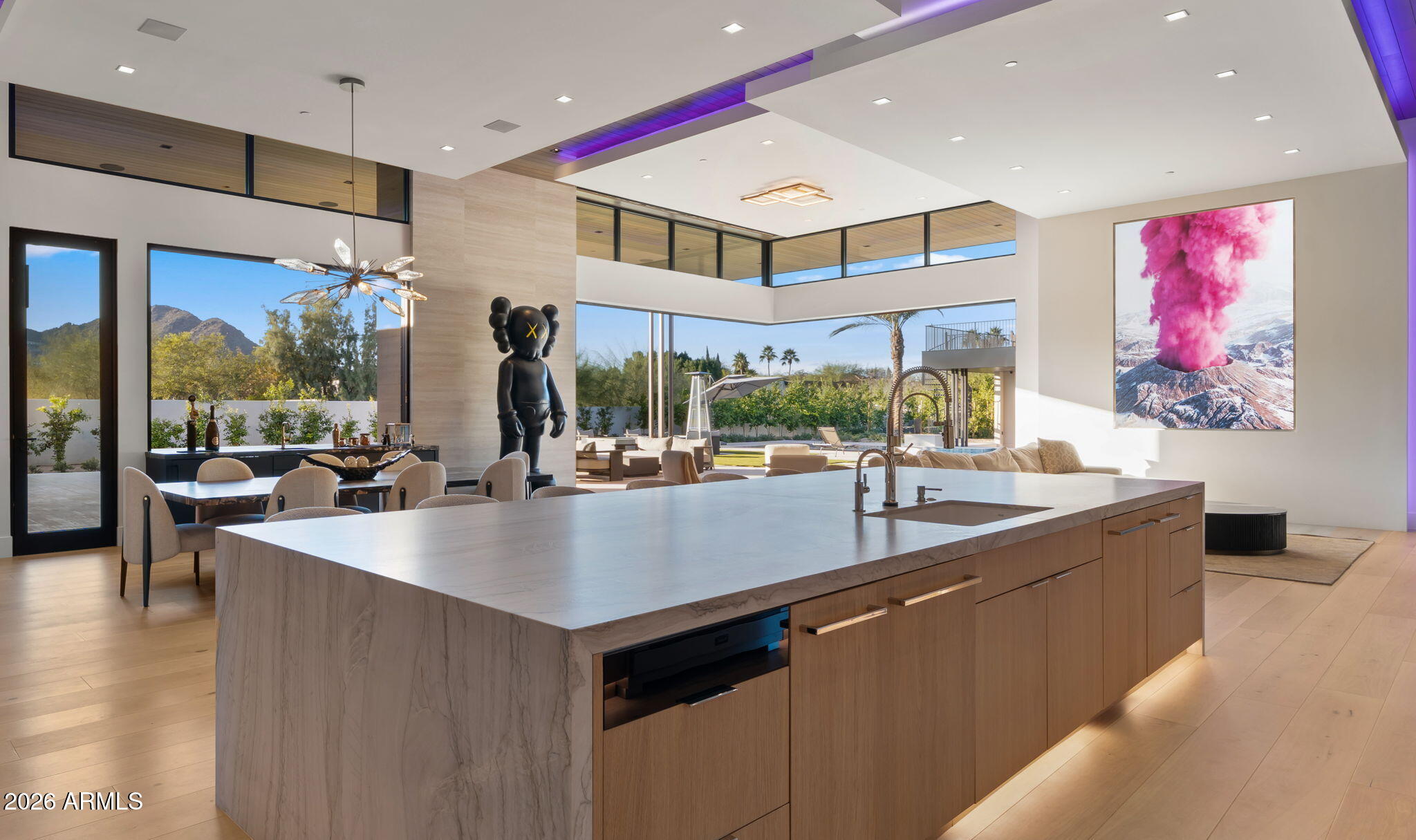 6824 E HUMMINGBIRD Lane