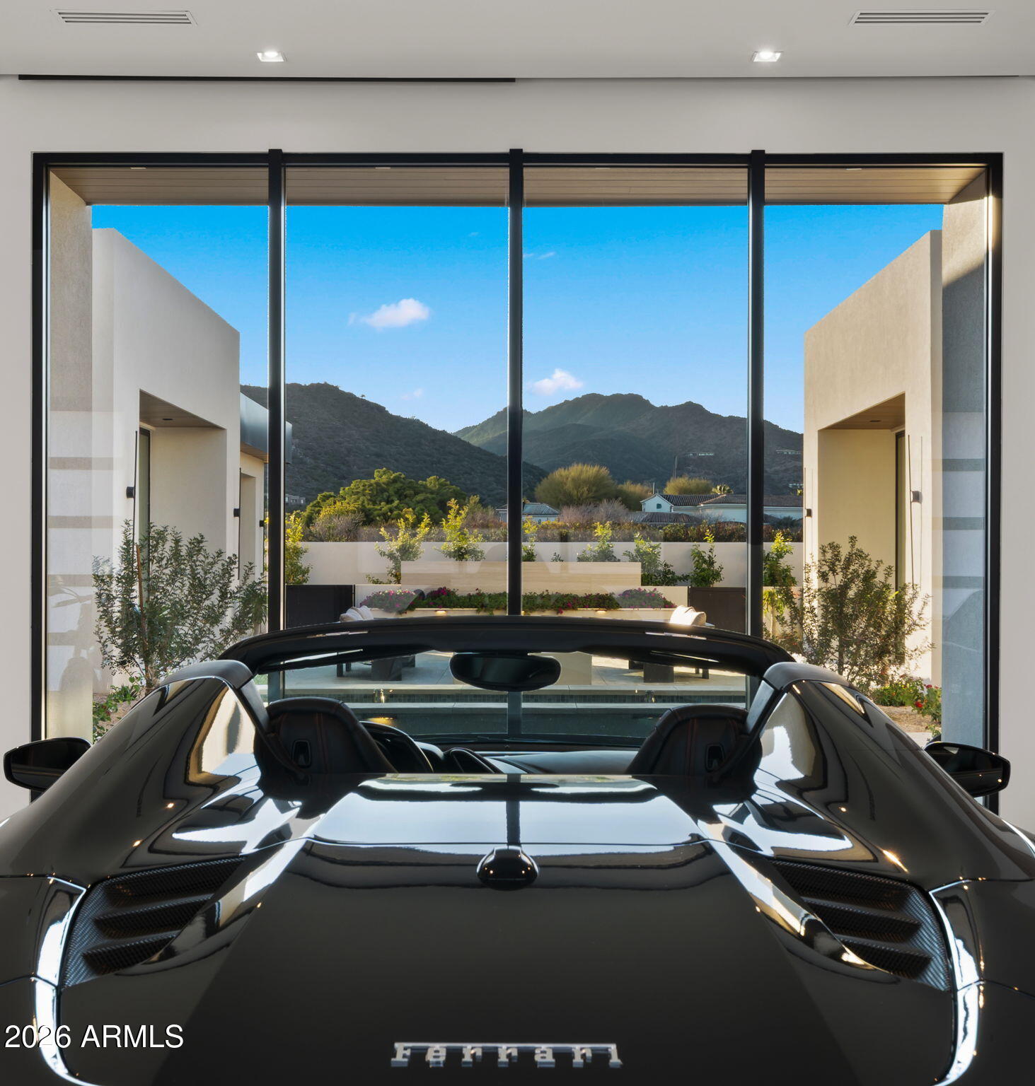 6824 E HUMMINGBIRD Lane