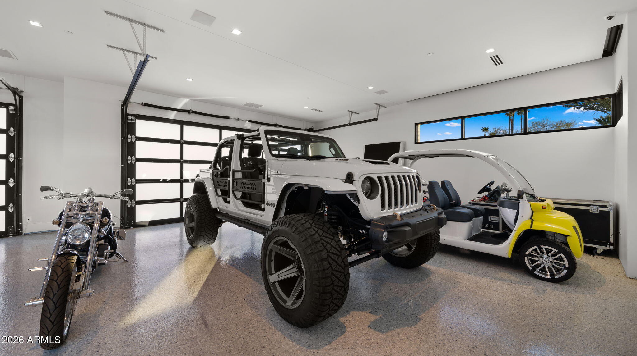 6824 E HUMMINGBIRD Lane