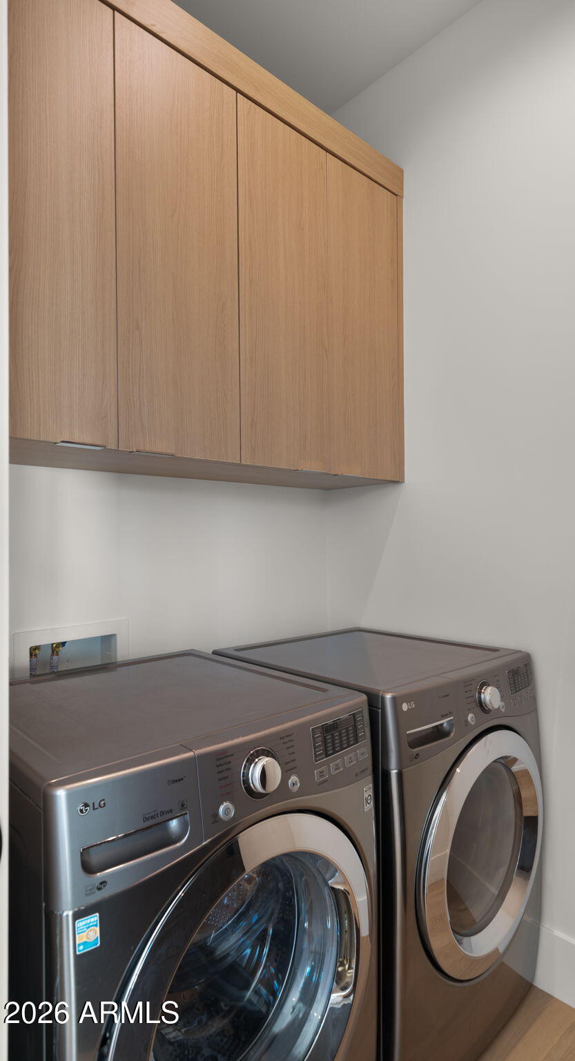 6824 E HUMMINGBIRD Lane