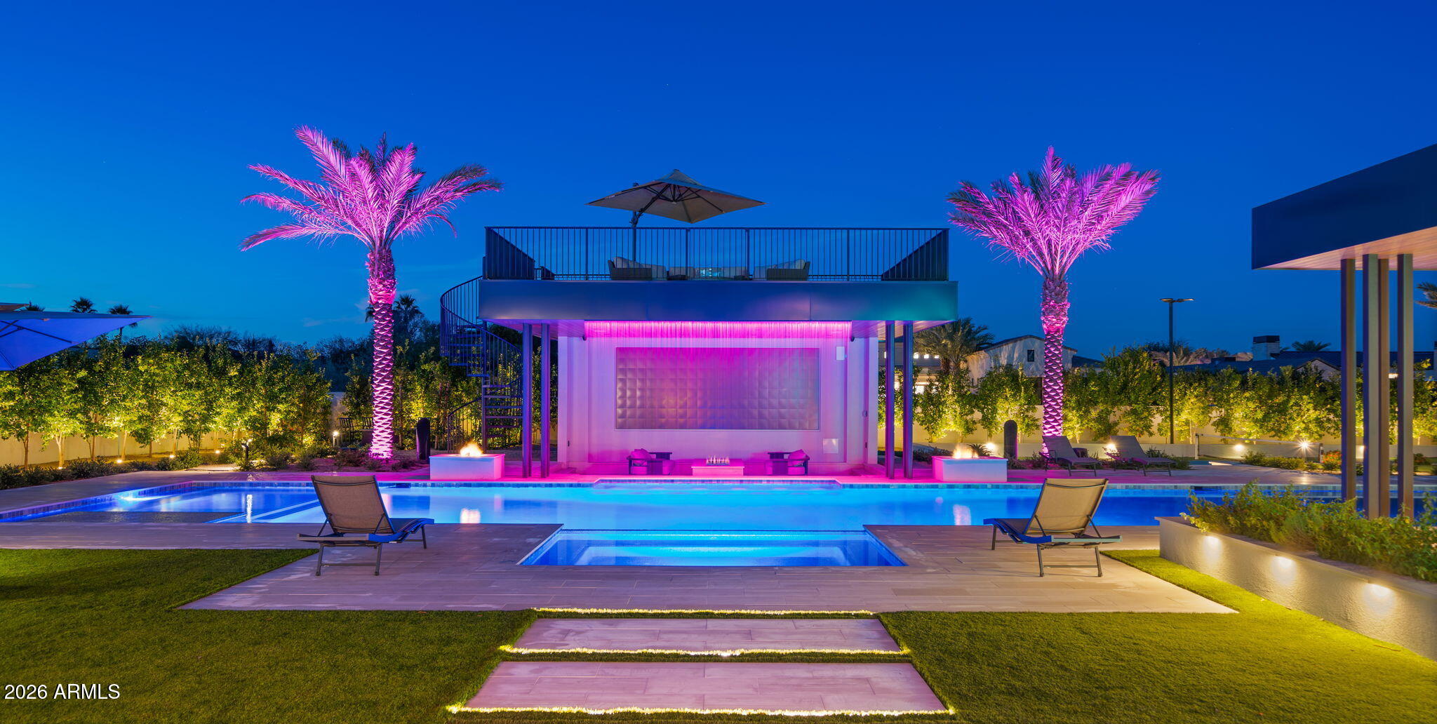 6824 E HUMMINGBIRD Lane