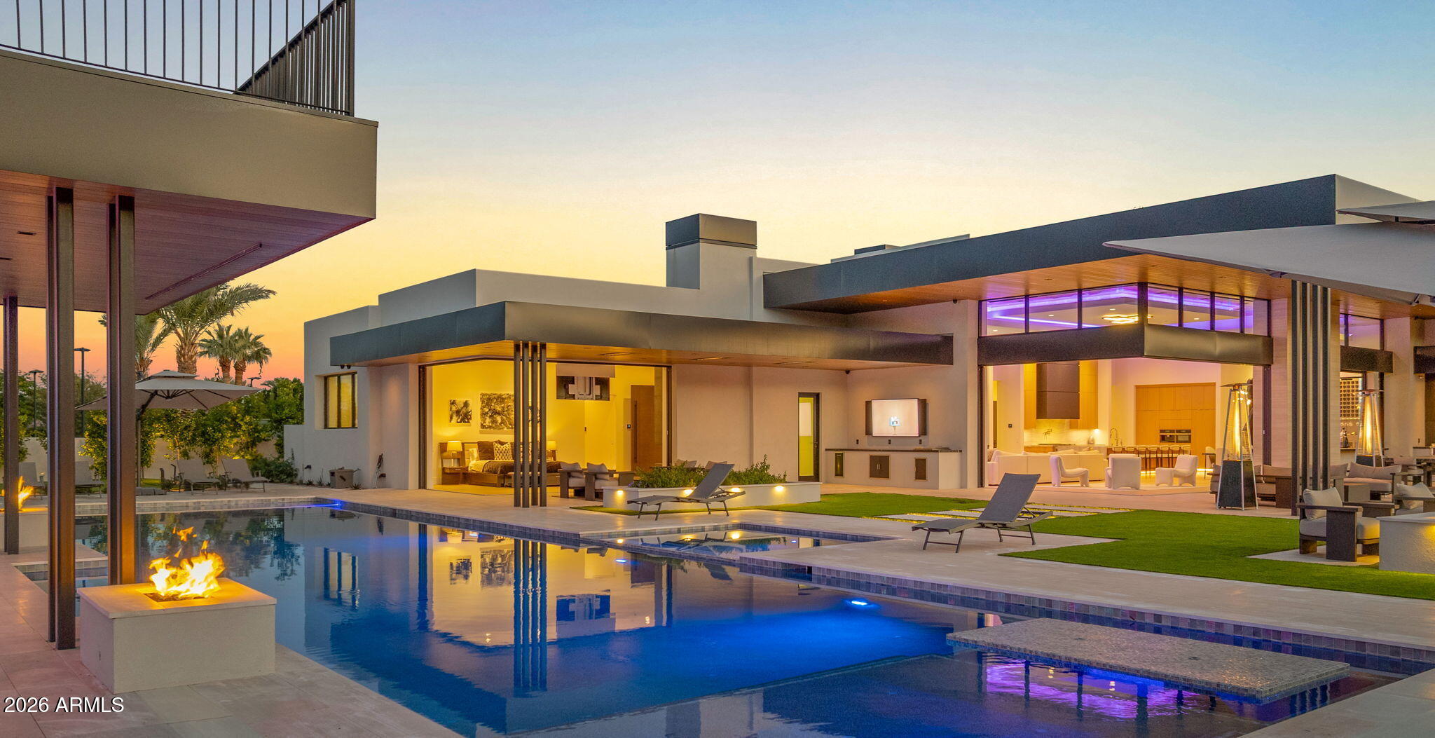 6824 E HUMMINGBIRD Lane