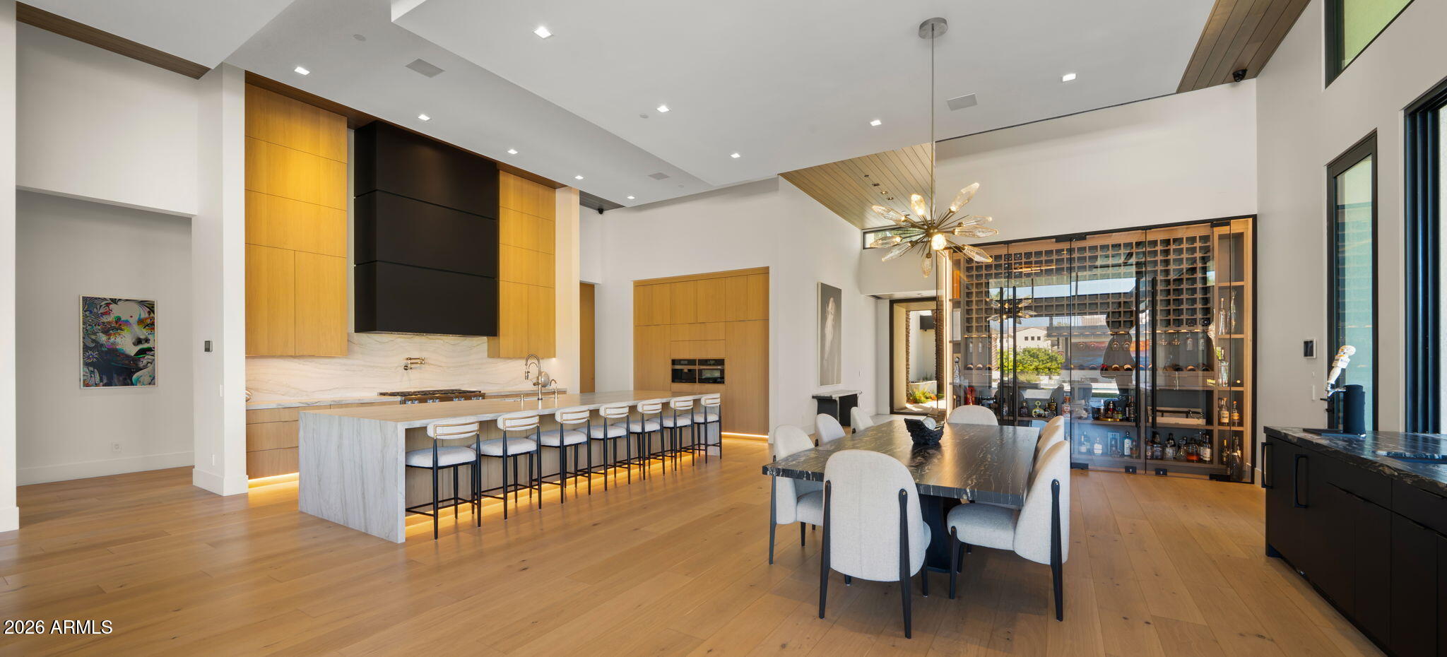 6824 E HUMMINGBIRD Lane