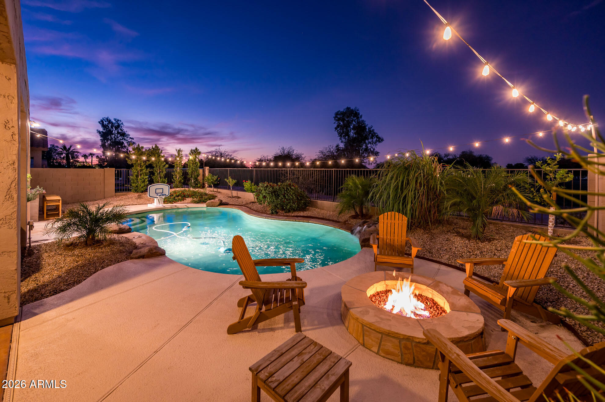 2442 E GLASS Lane