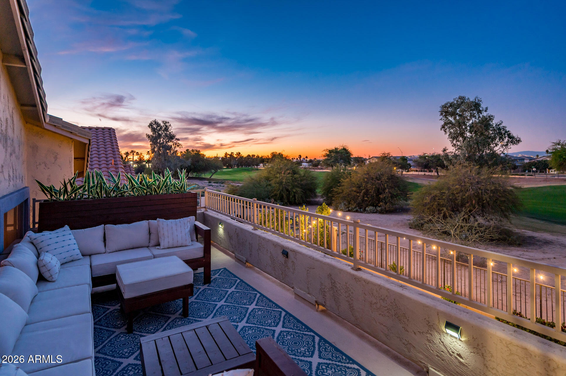 2442 E GLASS Lane