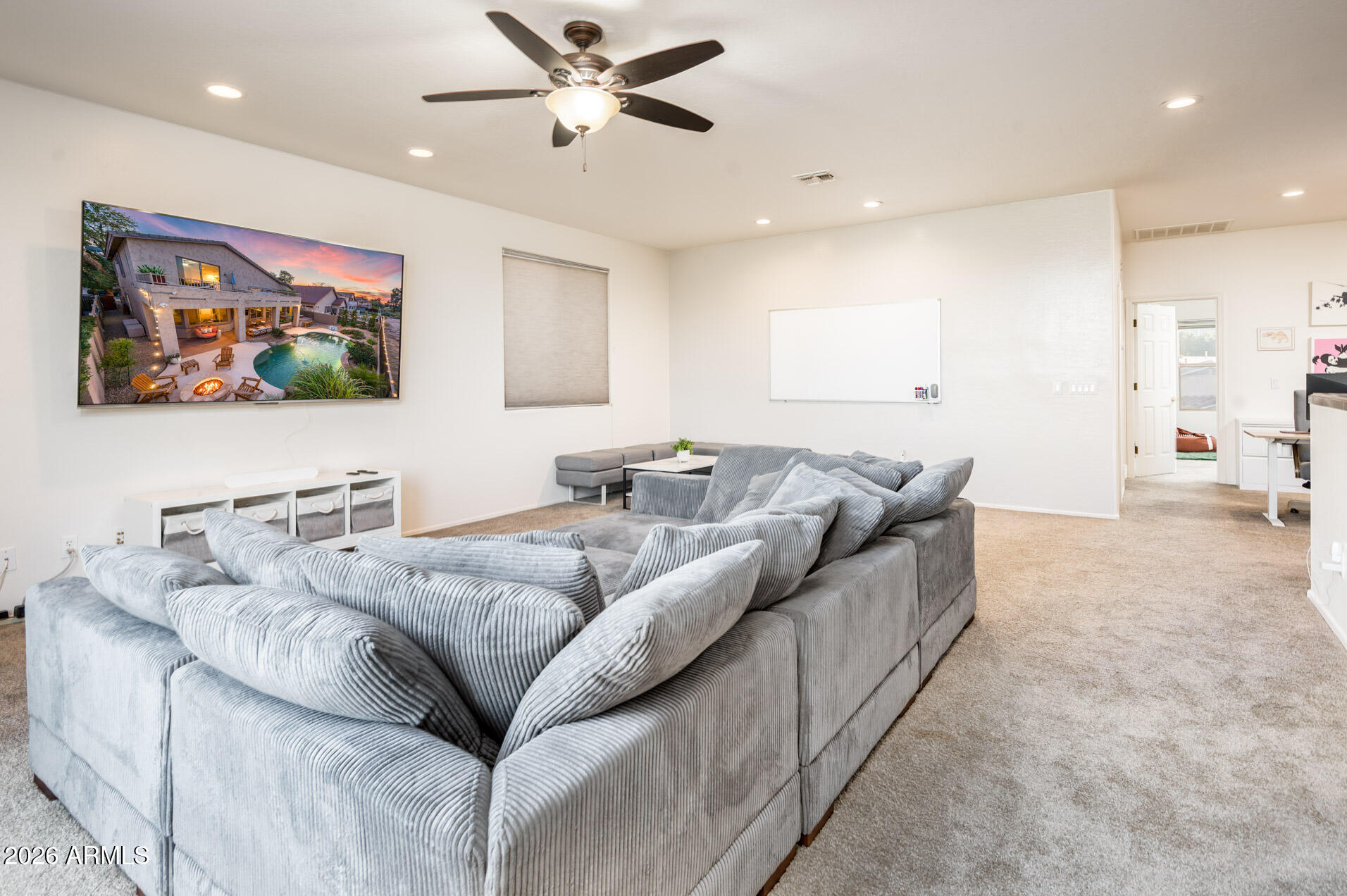 2442 E GLASS Lane