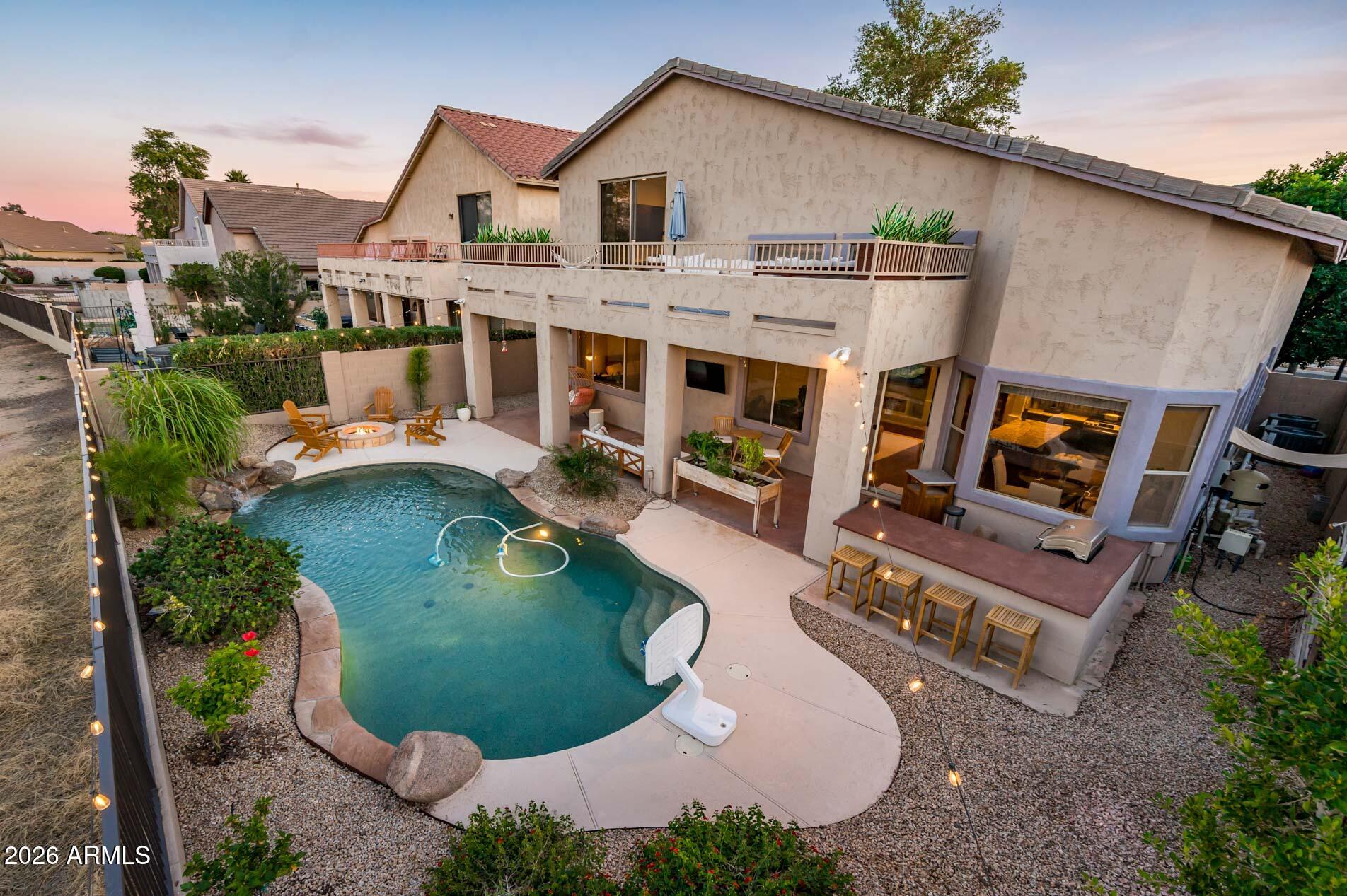 2442 E GLASS Lane