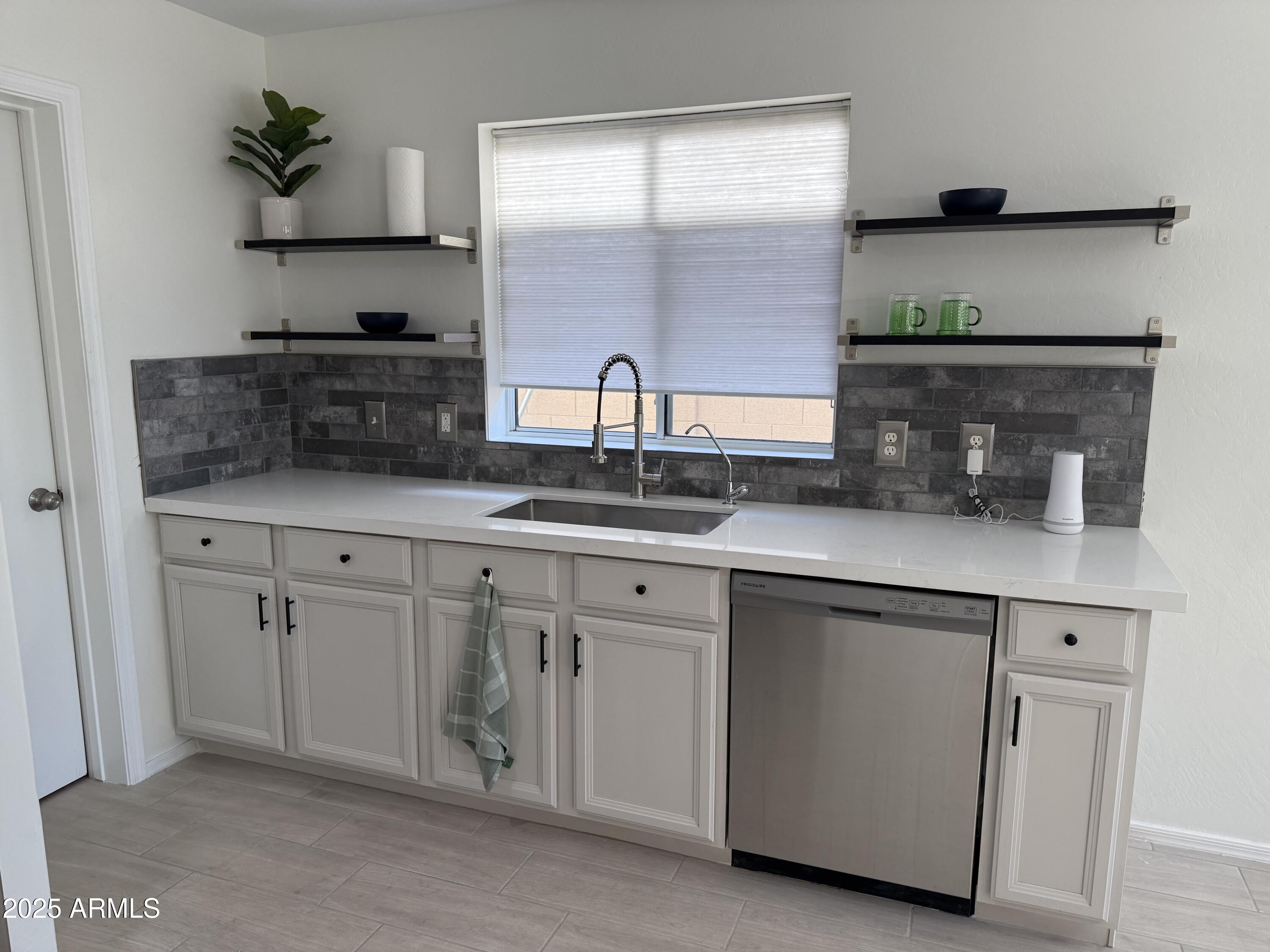 4349 E WINDSOR Court