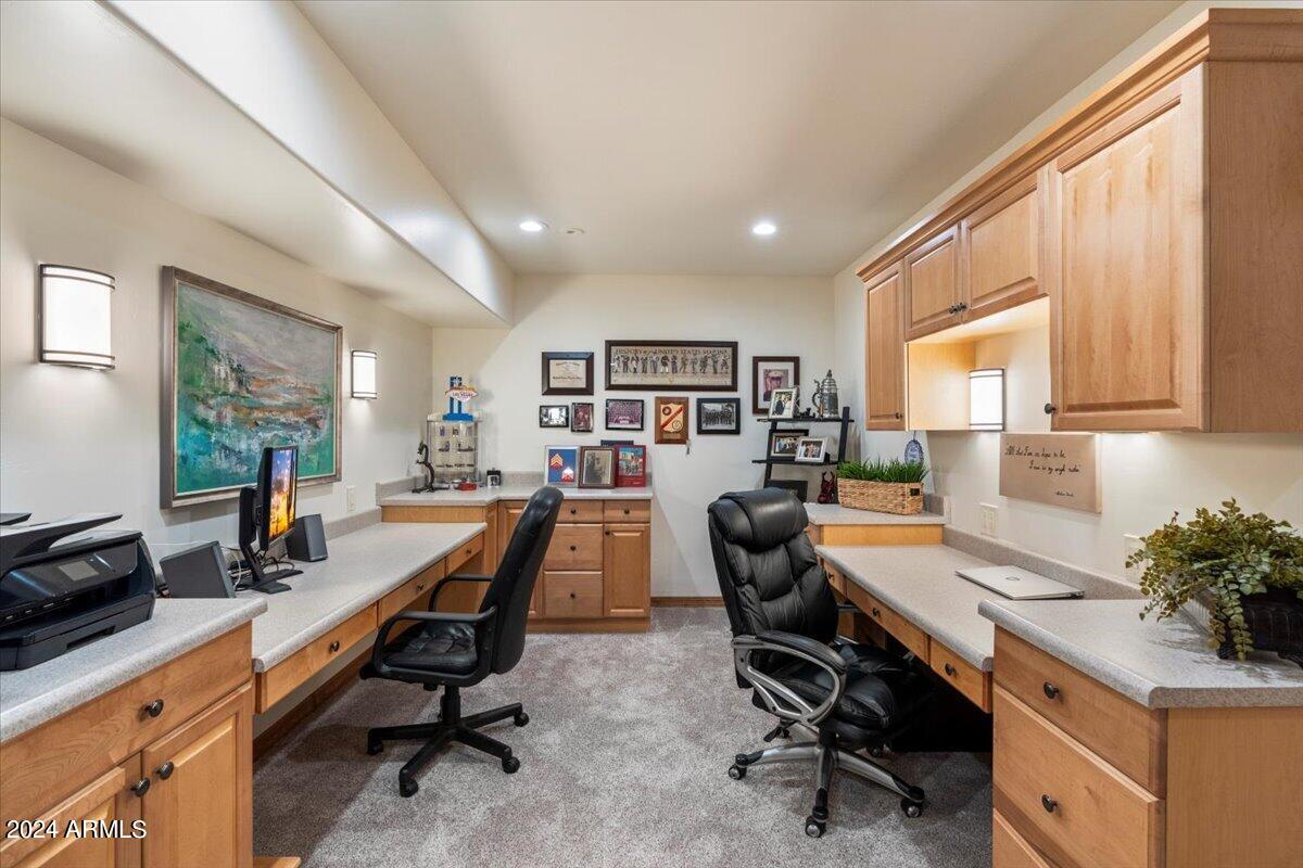 2304 E BLUE BELL Circle