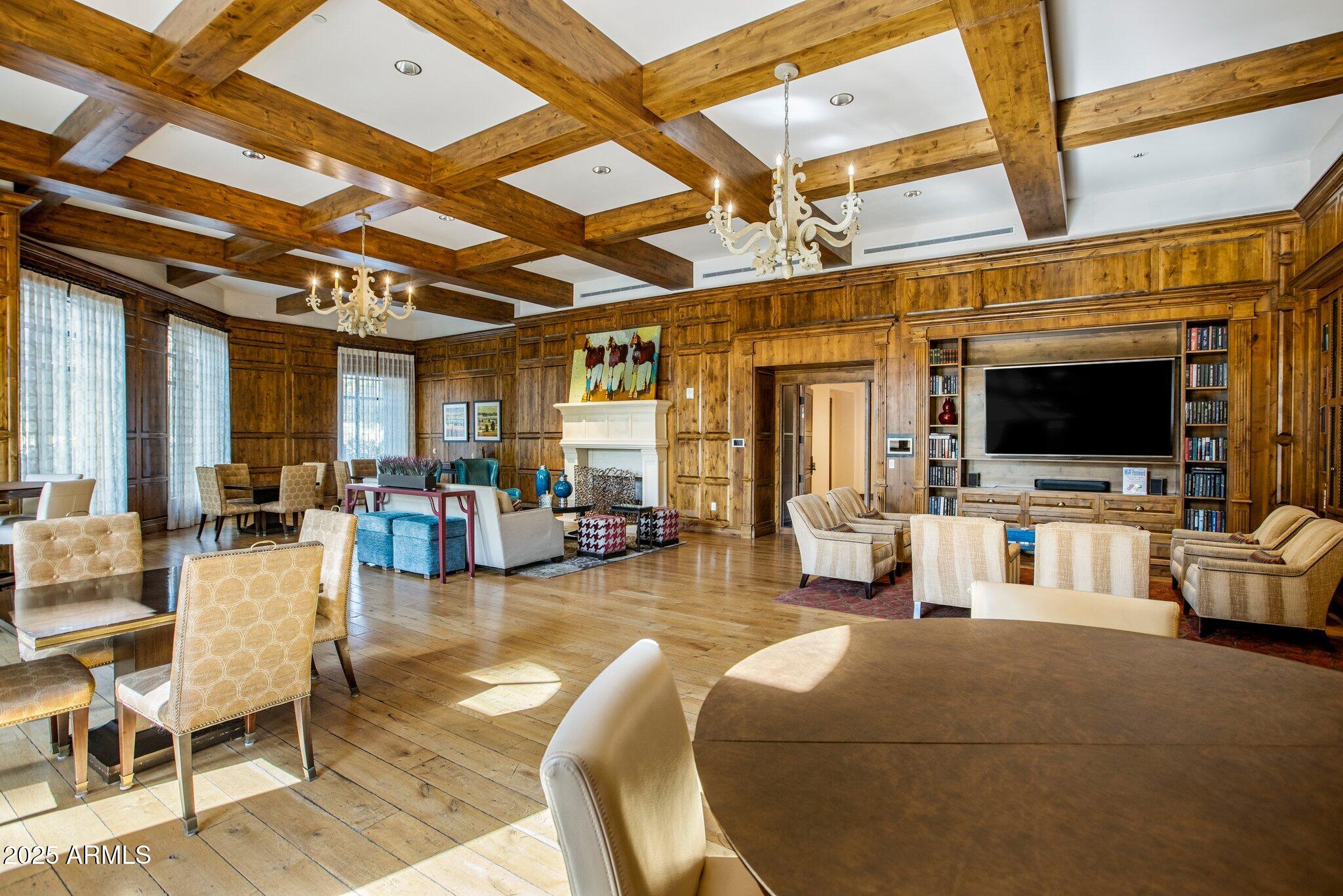 7181 E Camelback Road 904