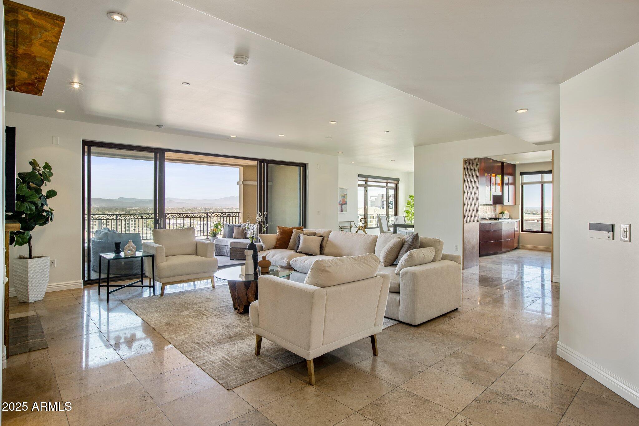7181 E Camelback Road 904