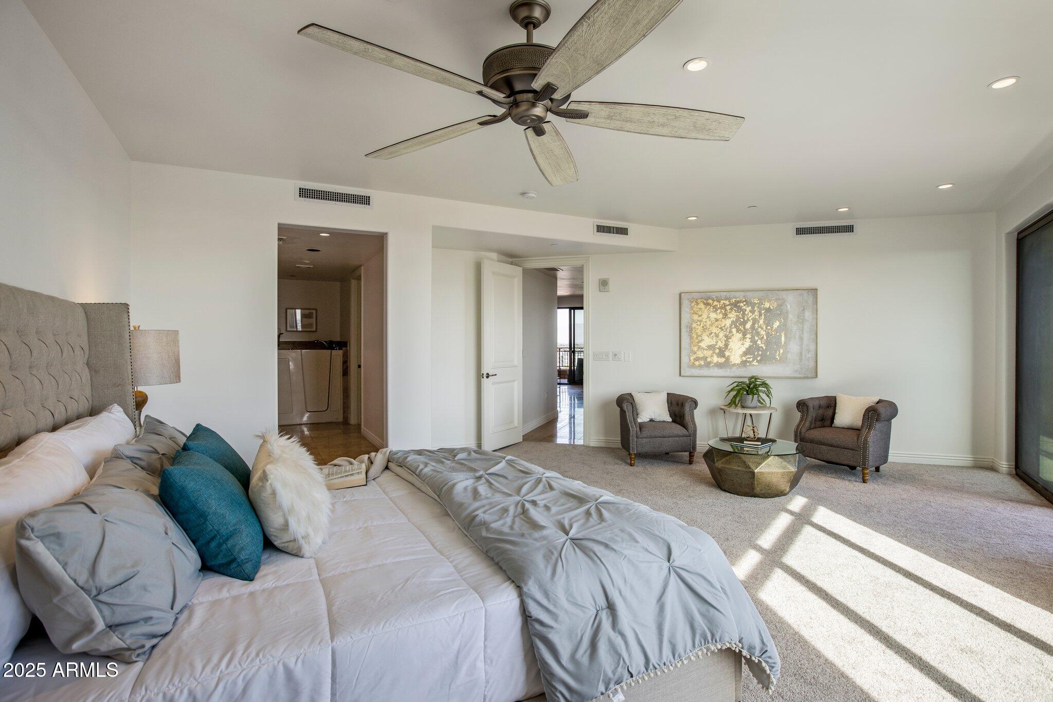7181 E Camelback Road 904