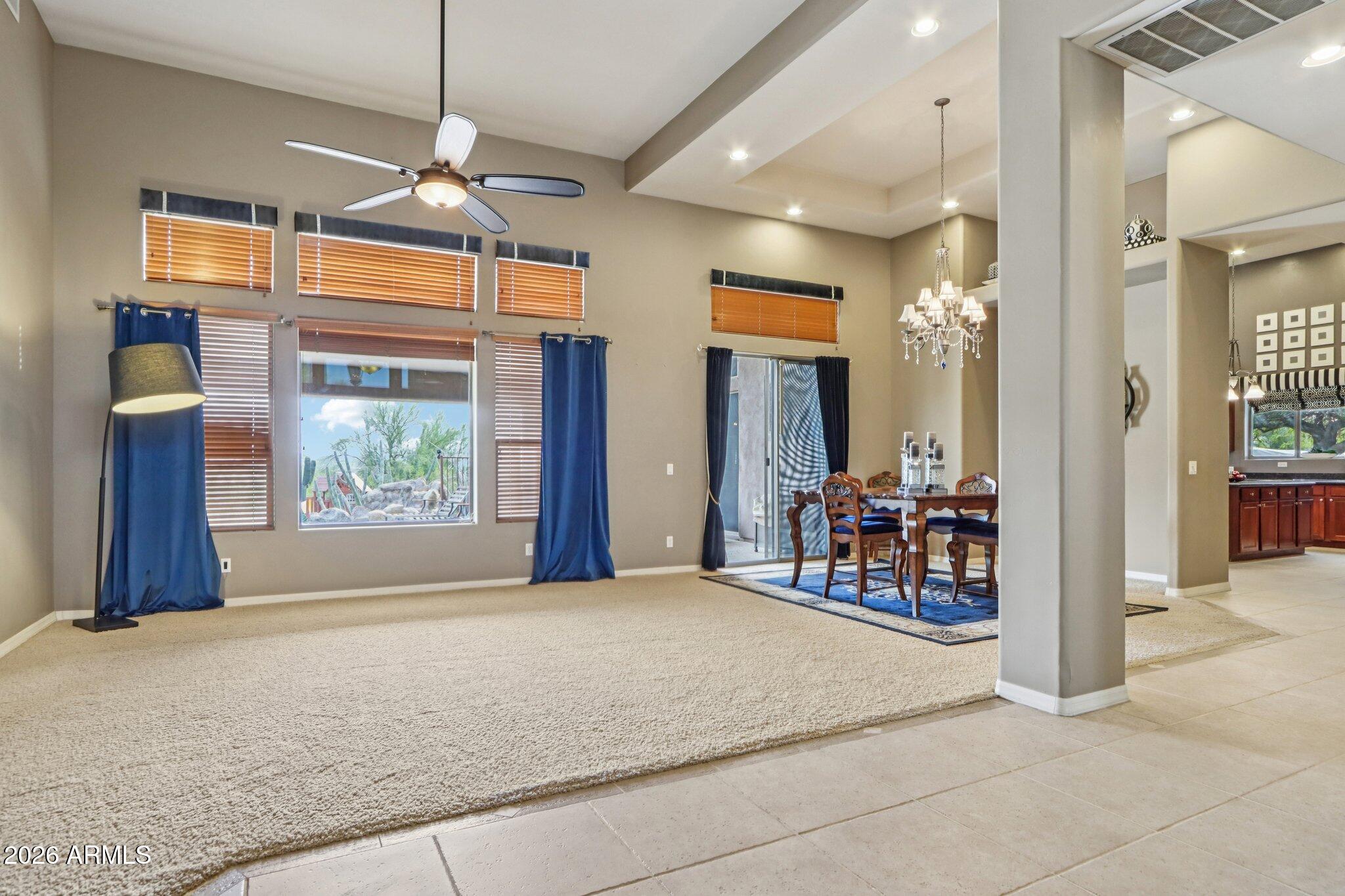 3019 W CARRIAGE Drive